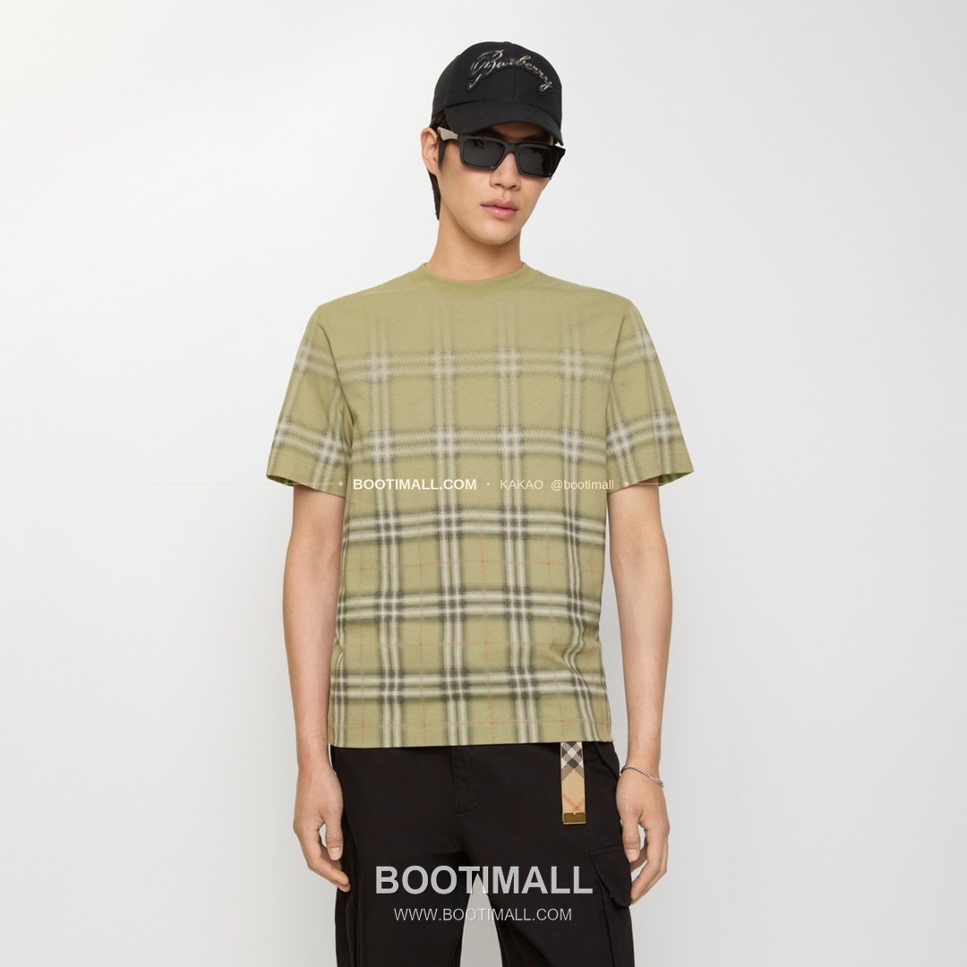 버버리 워싱코튼 그라데이션 체크 레귤러핏 반팔 티셔츠 Burberry Washed Cotton Gradient Check Regular Fit T-Shirt 3