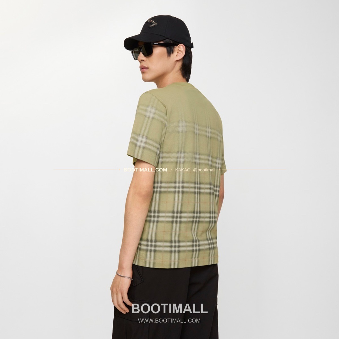 버버리 워싱코튼 그라데이션 체크 레귤러핏 반팔 티셔츠 Burberry Washed Cotton Gradient Check Regular Fit T-Shirt 4