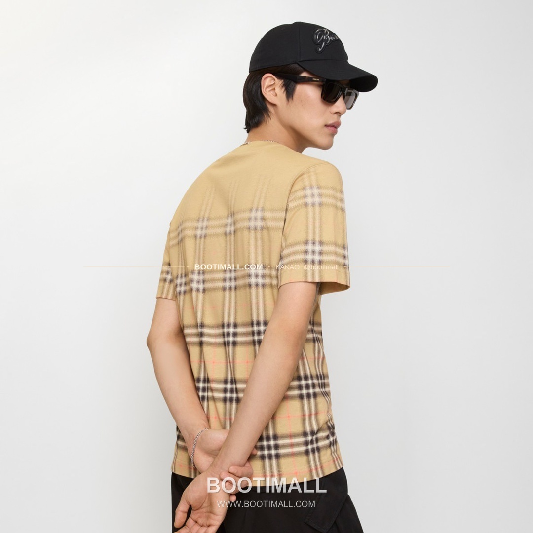 버버리 워싱코튼 그라데이션 체크 레귤러핏 반팔 티셔츠 Burberry Washed Cotton Gradient Check Regular Fit T-Shirt 5