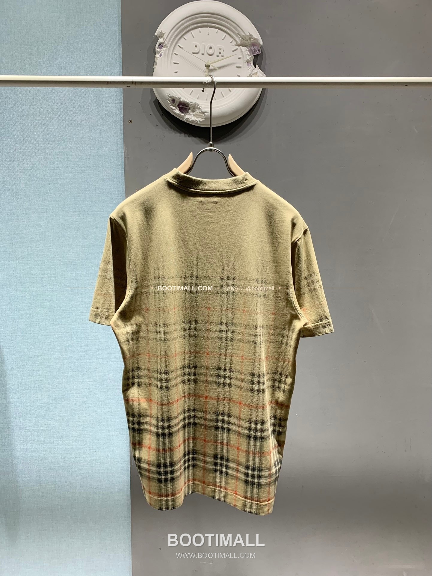 버버리 워싱코튼 그라데이션 체크 레귤러핏 반팔 티셔츠 Burberry Washed Cotton Gradient Check Regular Fit T-Shirt 15