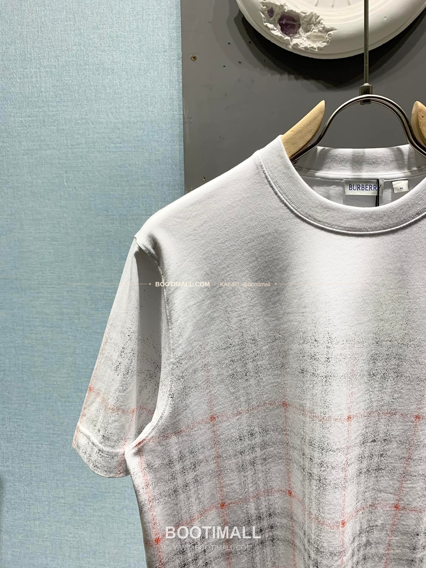 버버리 워싱코튼 그라데이션 체크 레귤러핏 반팔 티셔츠 Burberry Washed Cotton Gradient Check Regular Fit T-Shirt 3