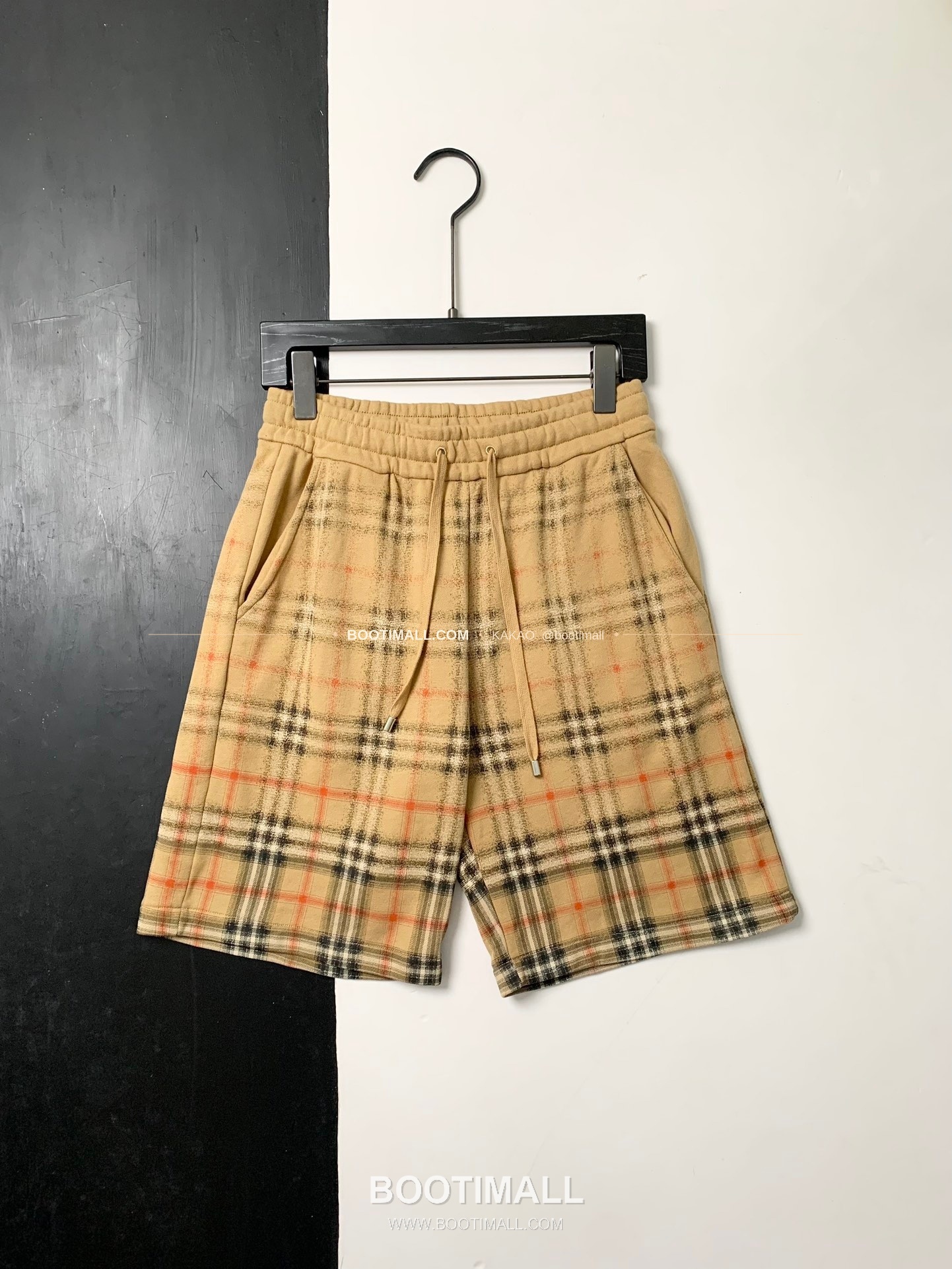 버버리 워싱코튼 그라데이션 체크 레귤러핏 썸머 쇼츠 Burberry Washed Cotton Gradient Check Regular Fit Summer Shorts 2
