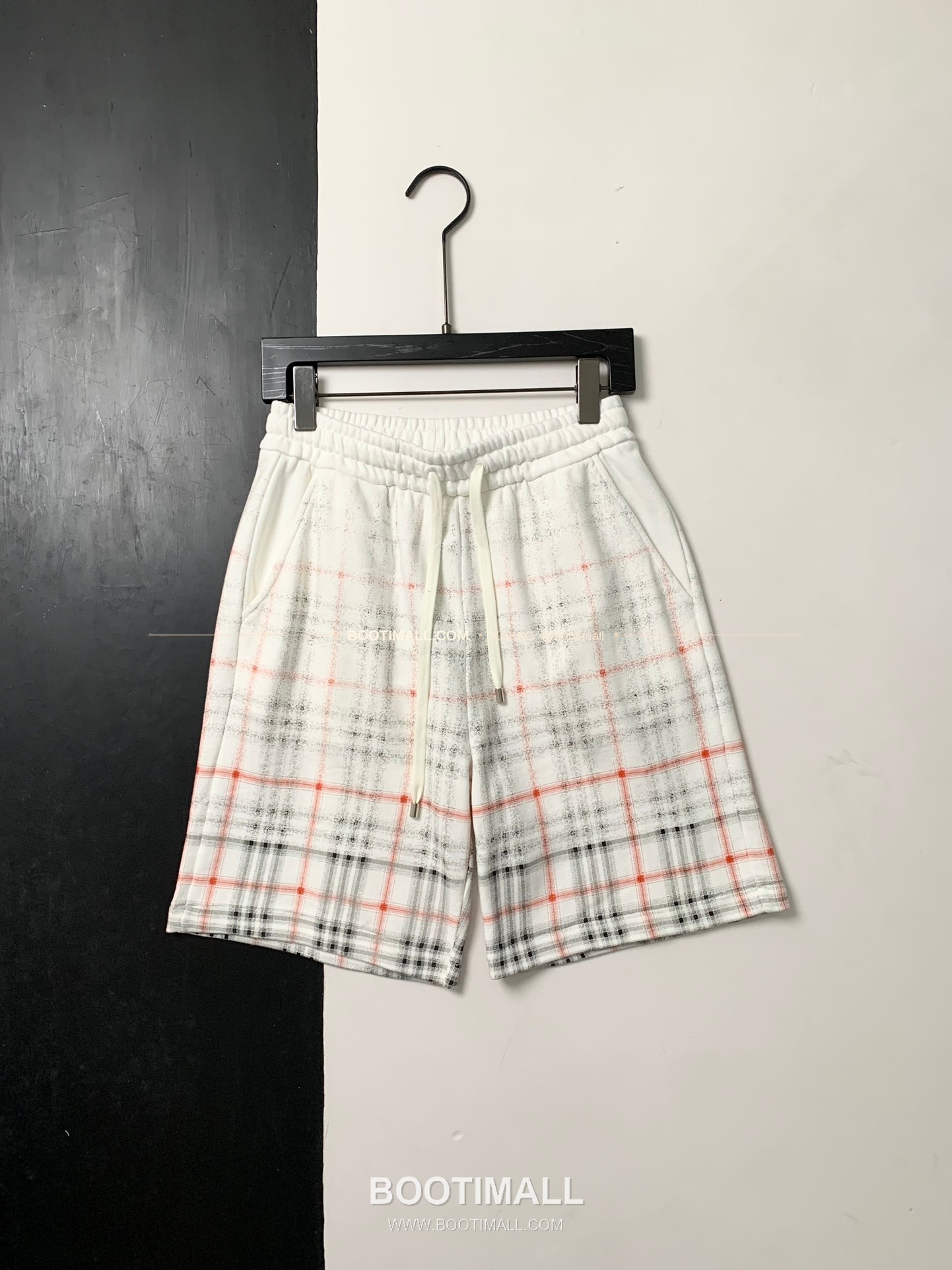 버버리 워싱코튼 그라데이션 체크 레귤러핏 썸머 쇼츠 Burberry Washed Cotton Gradient Check Regular Fit Summer Shorts 4