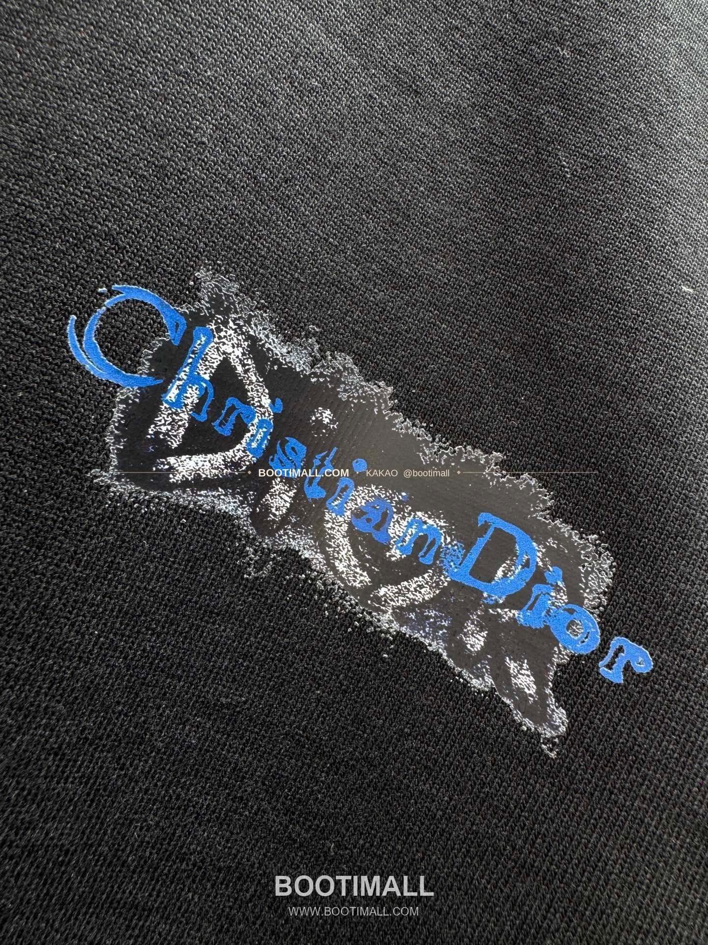 디올 헤비코튼 그래피티 로고 루즈핏 반팔 티셔츠 Dior Heavy Cotton Graffiti Logo Loose Fit T-Shirt AMC6869 4