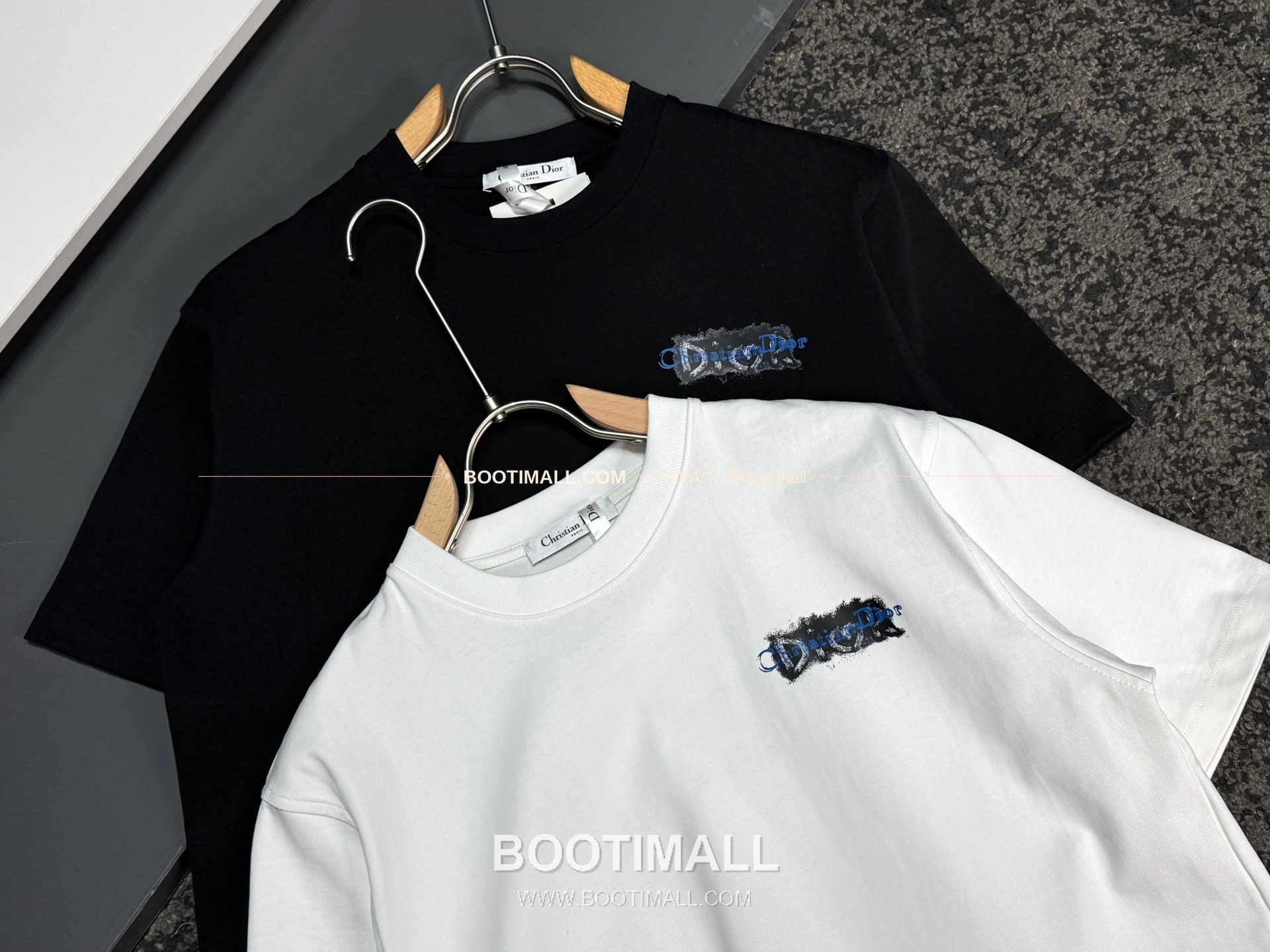 디올 헤비코튼 그래피티 로고 루즈핏 반팔 티셔츠 Dior Heavy Cotton Graffiti Logo Loose Fit T-Shirt AMC6869 3