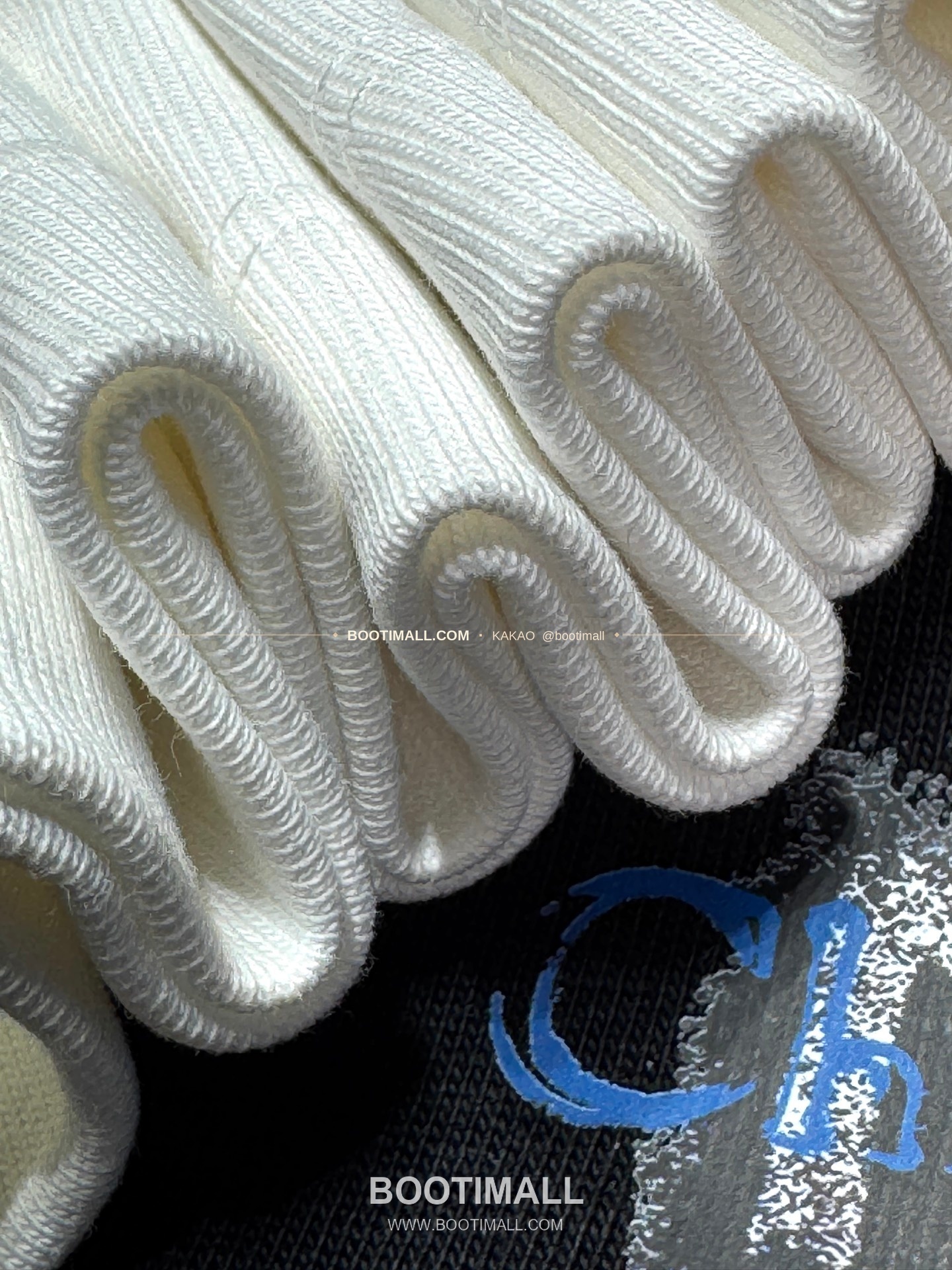 디올 헤비코튼 그래피티 로고 루즈핏 반팔 티셔츠 Dior Heavy Cotton Graffiti Logo Loose Fit T-Shirt AMC6869 6