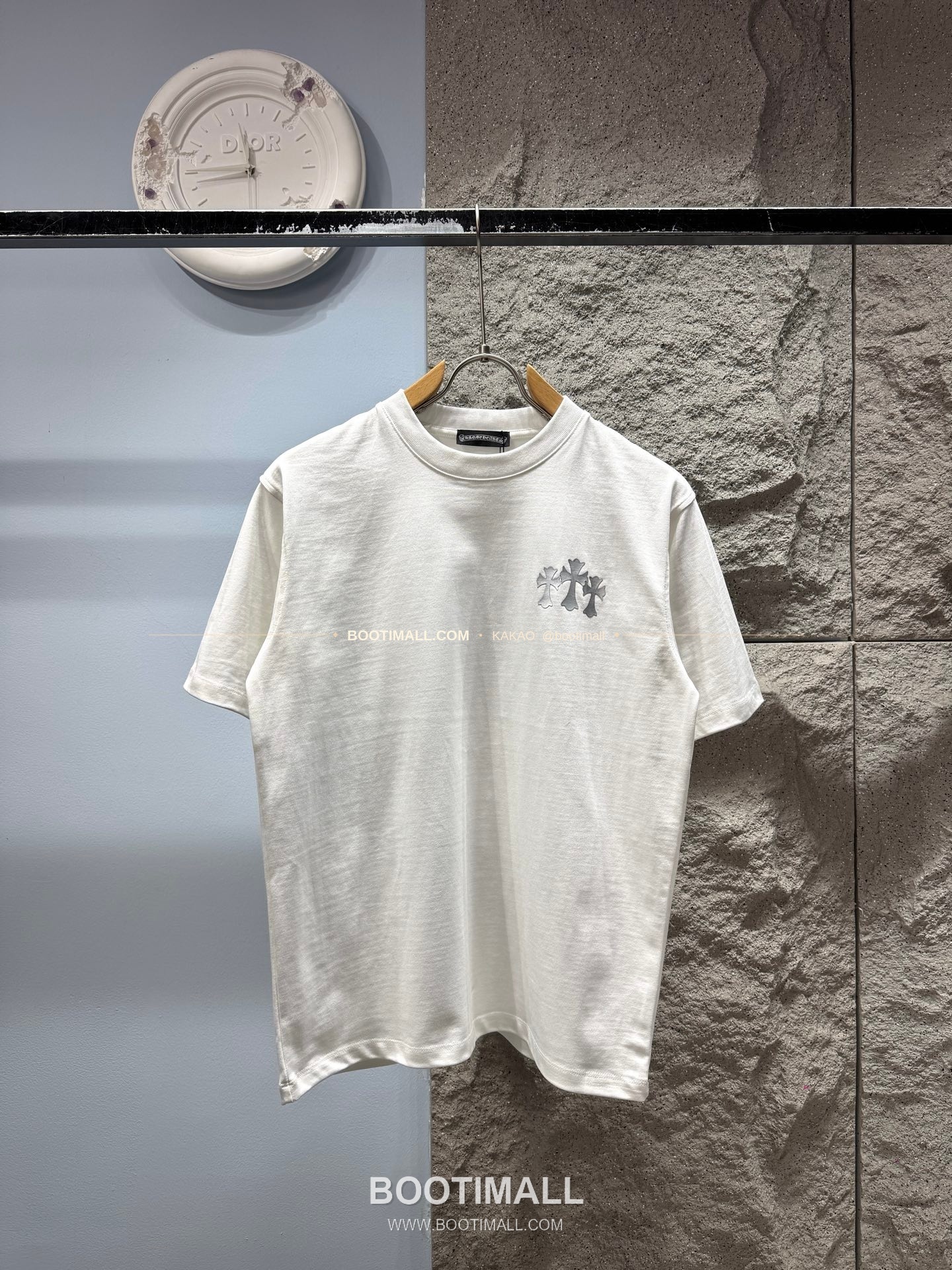 크롬하츠 코튼 크로스 로고 루즈핏 반팔 티셔츠 Chrome Hearts Cotton Cross Logo Loose Fit T-Shirt AMC6868 1