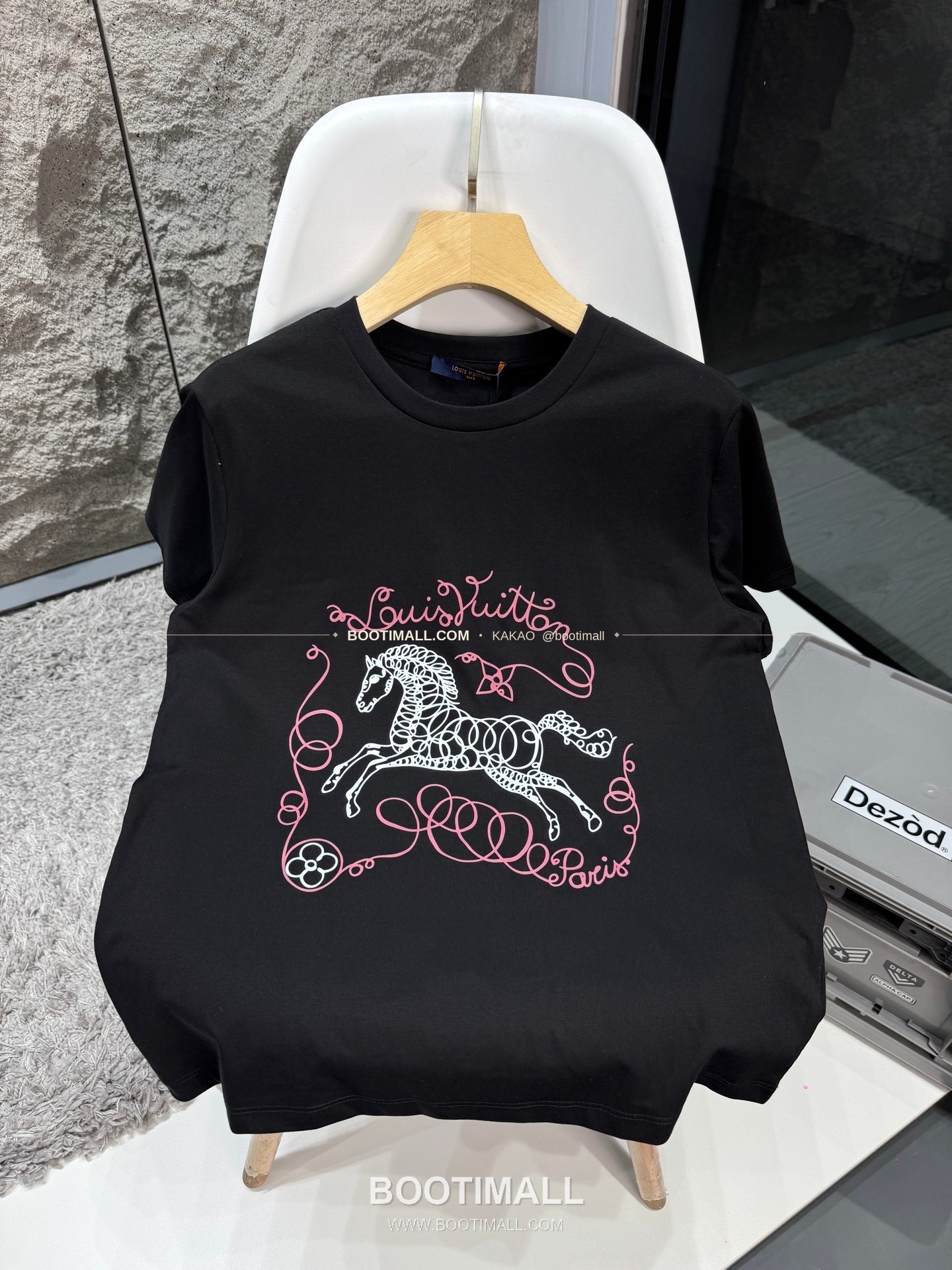 루이비통 소로나 혼방 로고 그래픽 루즈핏 반팔 티셔츠 Louis Vuitton Sorona Blend Logo Graphic Loose Fit T-Shirt XYN33 11