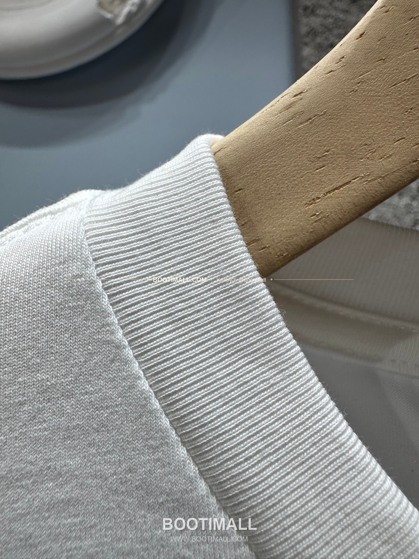 루이비통 소로나 혼방 로고 그래픽 루즈핏 반팔 티셔츠 Louis Vuitton Sorona Blend Logo Graphic Loose Fit T-Shirt XYN33 2