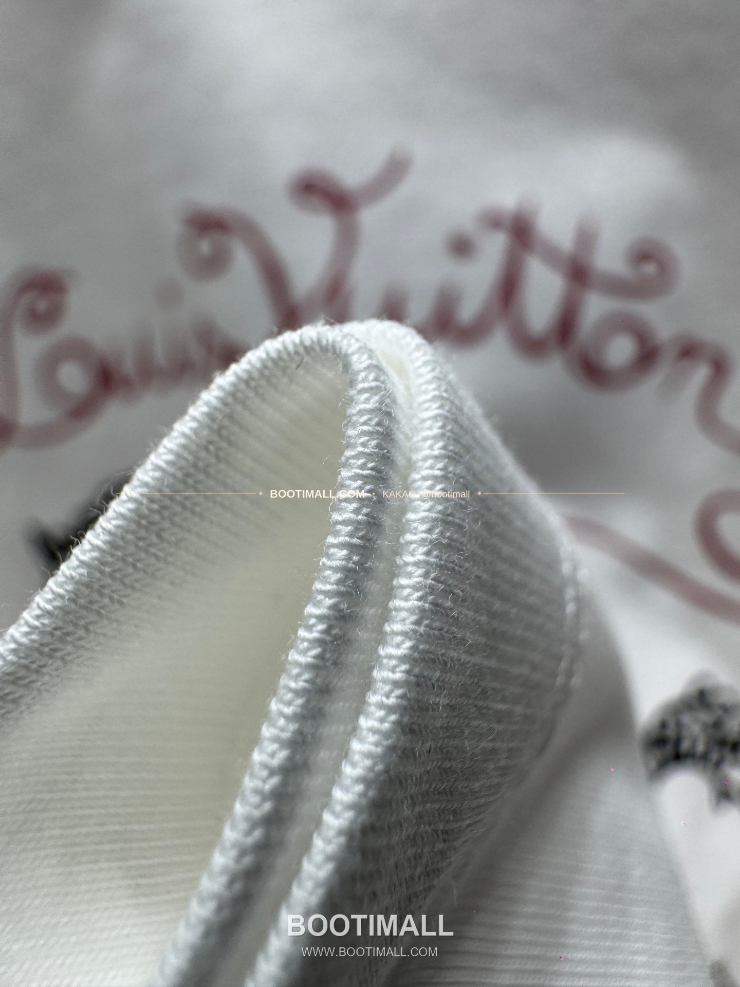 루이비통 소로나 혼방 로고 그래픽 루즈핏 반팔 티셔츠 Louis Vuitton Sorona Blend Logo Graphic Loose Fit T-Shirt XYN33 6