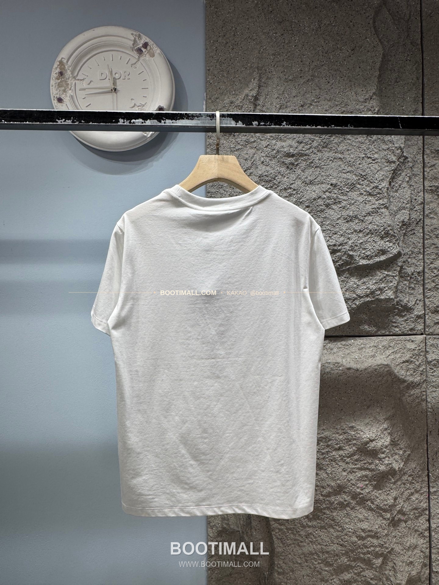 루이비통 소로나 혼방 로고 그래픽 루즈핏 반팔 티셔츠 Louis Vuitton Sorona Blend Logo Graphic Loose Fit T-Shirt XYN33 9