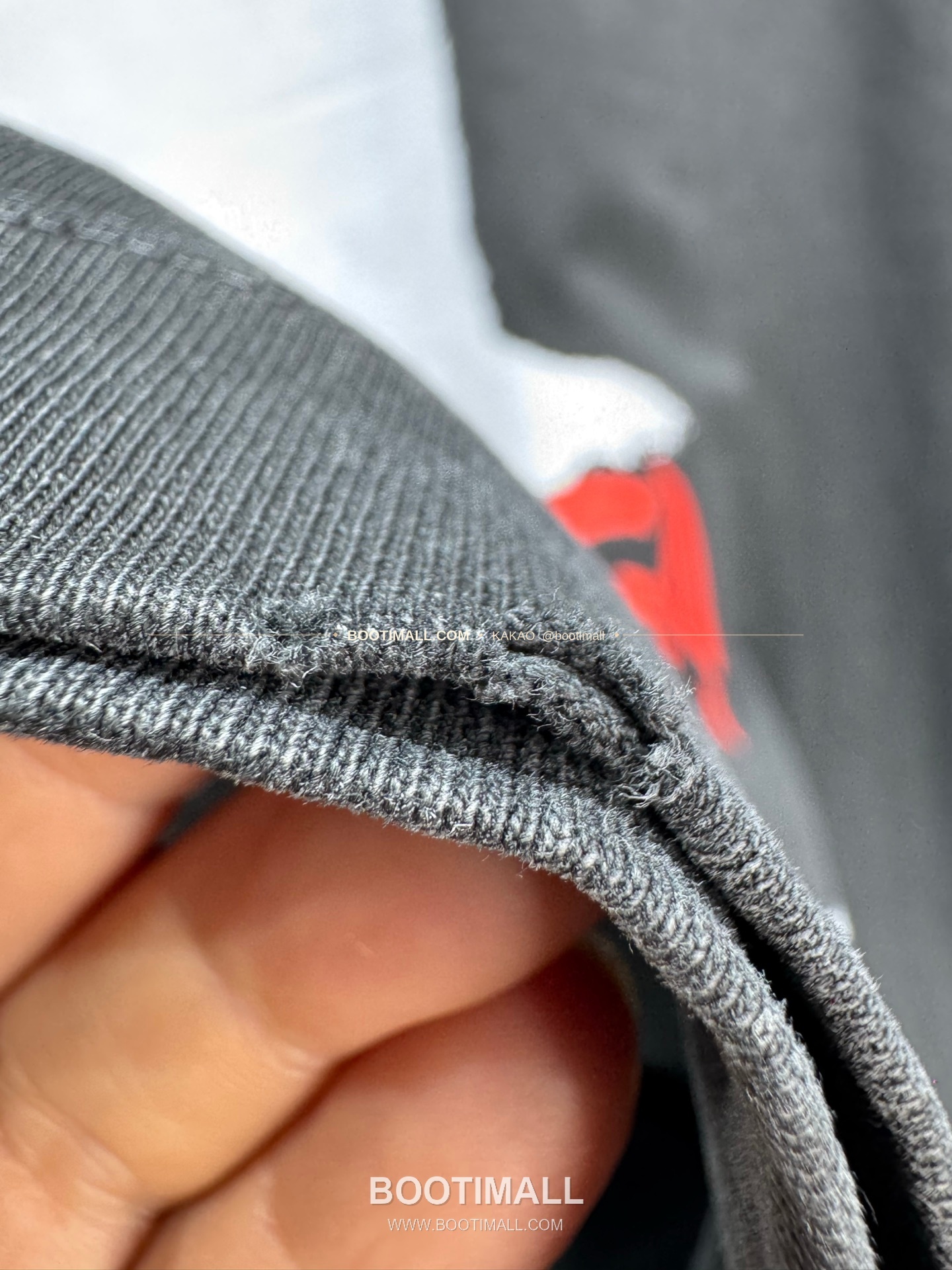 발렌시아가 헤비코튼 로고 프린트 루즈핏 반팔 티셔츠 Balenciaga Heavy Cotton Logo Print Loose Fit T-Shirt XYW06 5