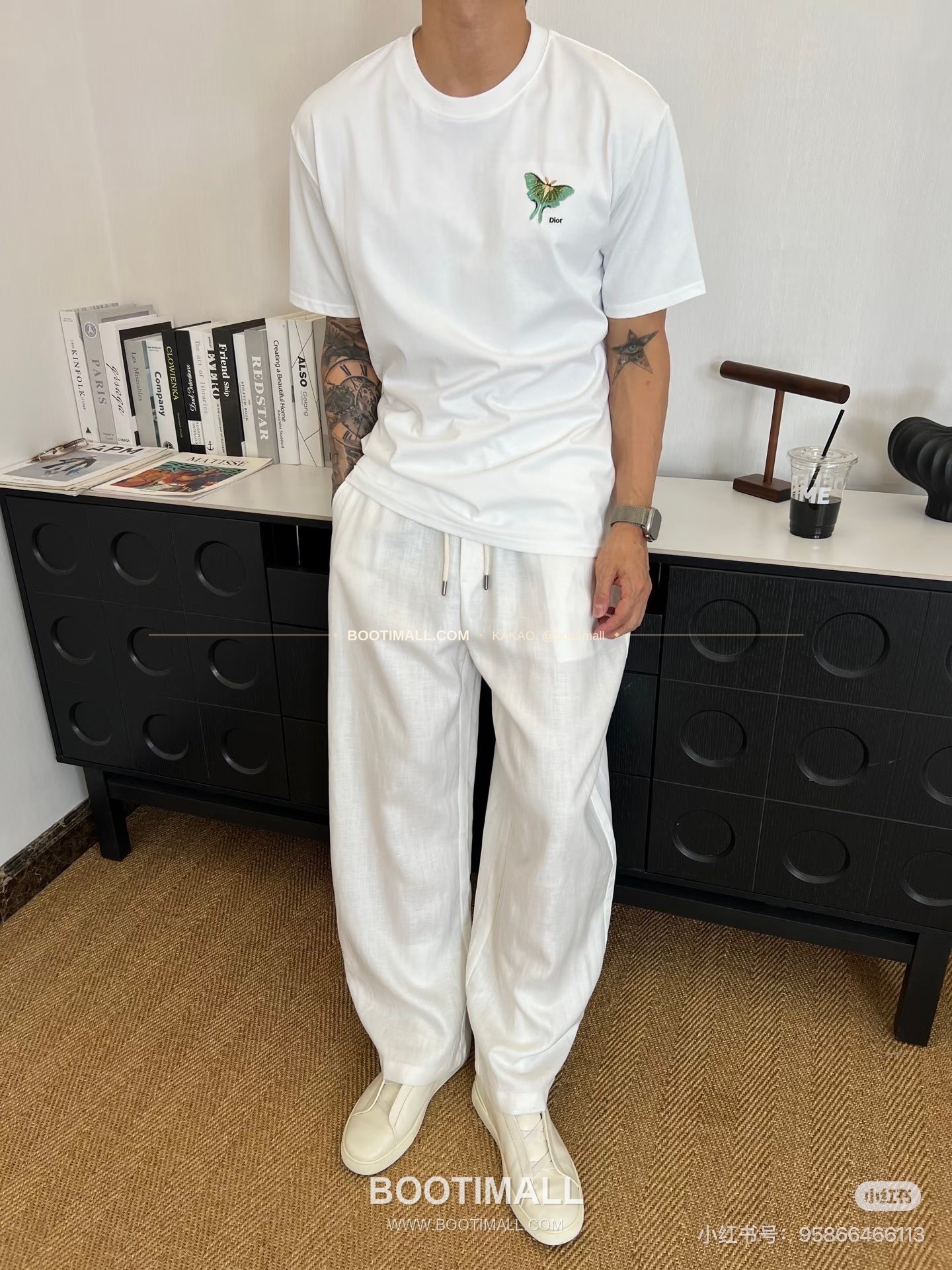 디올 헤비코튼 버터플라이 자수 로고 루즈핏 반팔 티셔츠 Dior Heavy Cotton Butterfly Embroidery Logo Loose Fit T-Shirt AAW98198 1