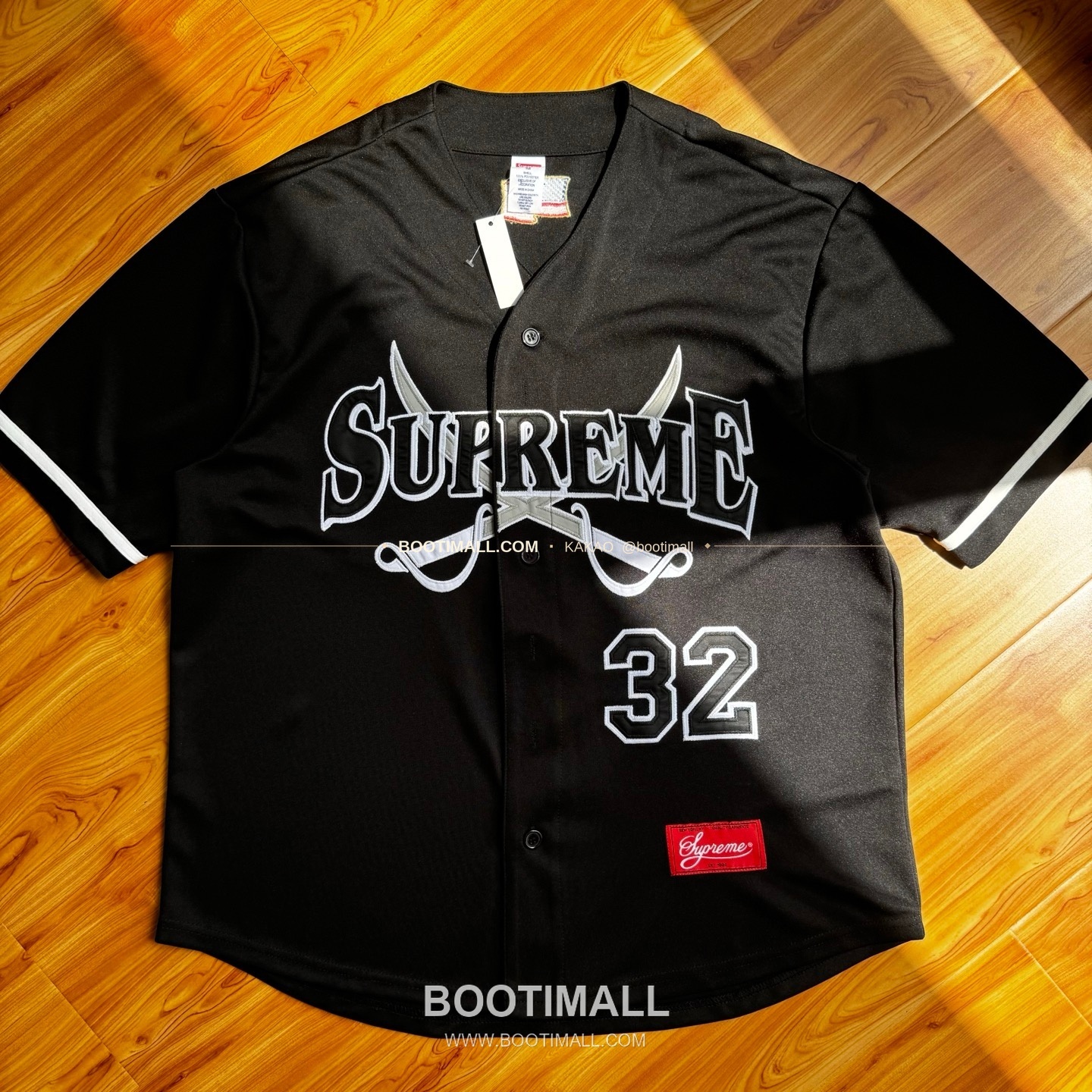 슈프림 2025FW 소드 패치 로고 레귤러핏 반팔 베이스볼 셔츠 Supreme 2025 FW Swords Patch Logo Regular Fit Short Sleeve Baseball Jersey 1