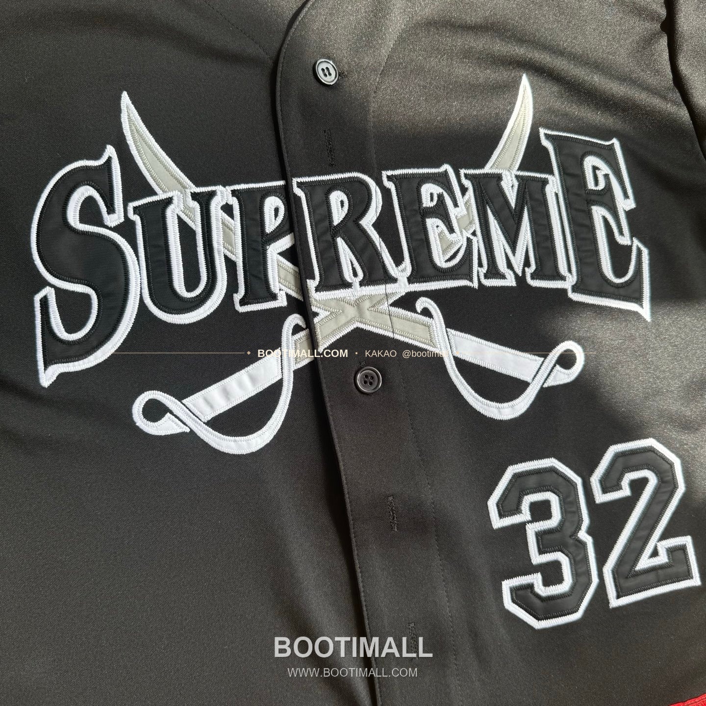 슈프림 2025FW 소드 패치 로고 레귤러핏 반팔 베이스볼 셔츠 Supreme 2025 FW Swords Patch Logo Regular Fit Short Sleeve Baseball Jersey 4