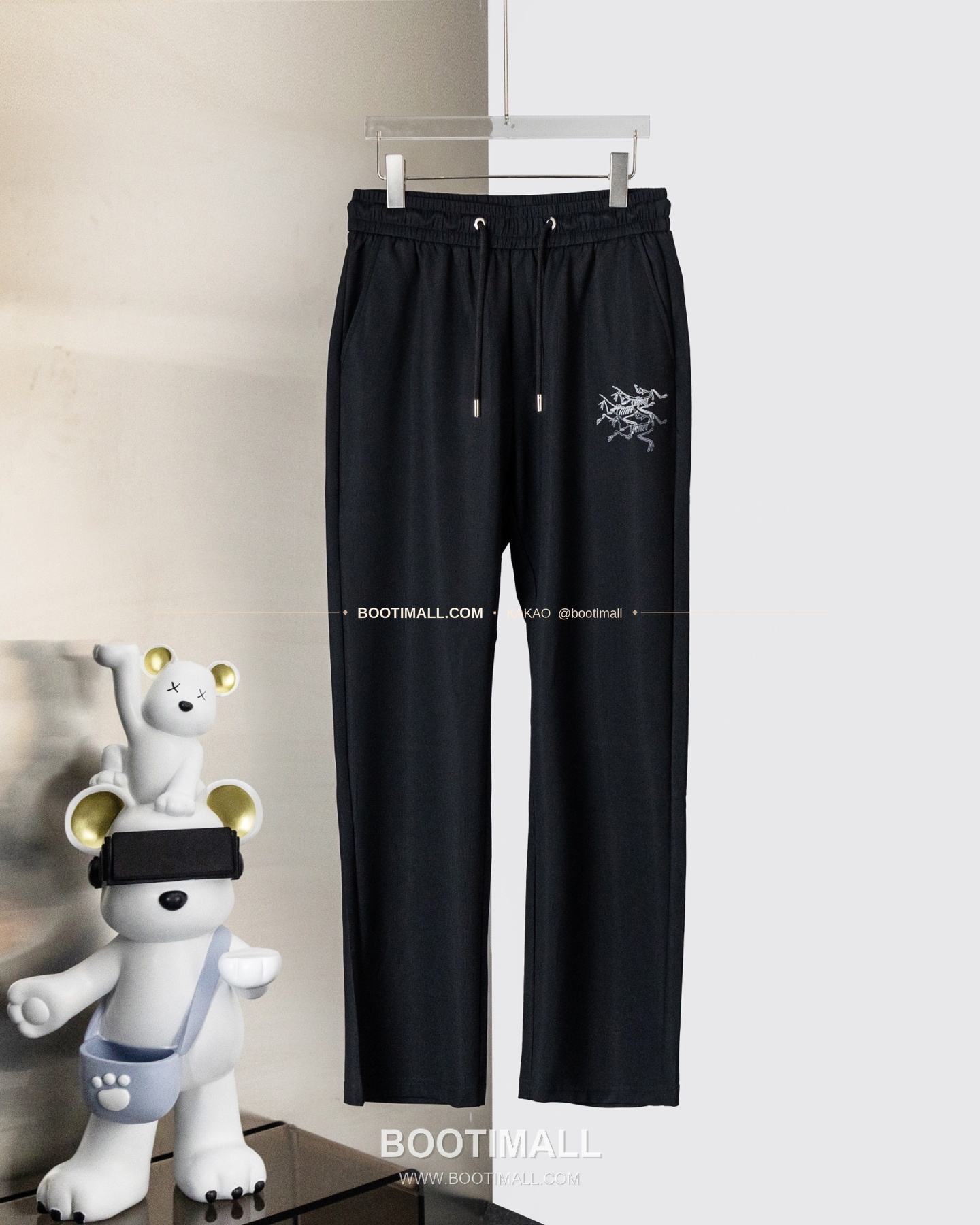 아크테릭스 2026SS 폴리에스터 스판 로고 레귤러핏 롱 팬츠 Arc'teryx 2026 SS Polyester Spandex Logo Regular Fit Long Pants 7