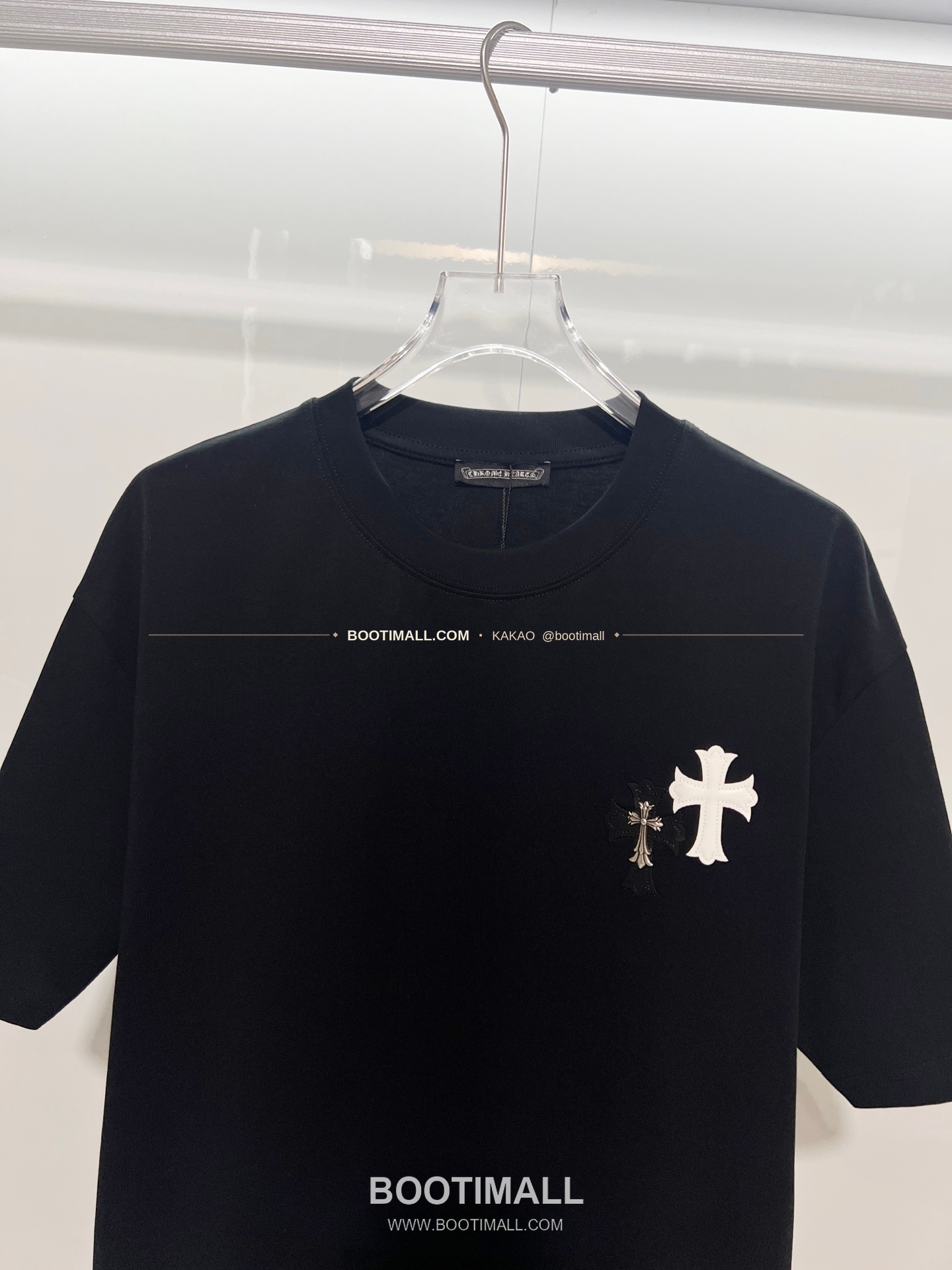 크롬하츠 헤비코튼 레더패치 크로스 로고 루즈핏 반팔 티셔츠 Chrome Hearts Heavy Cotton Leather Patch Cross Logo Loose Fit T-Shirt 4