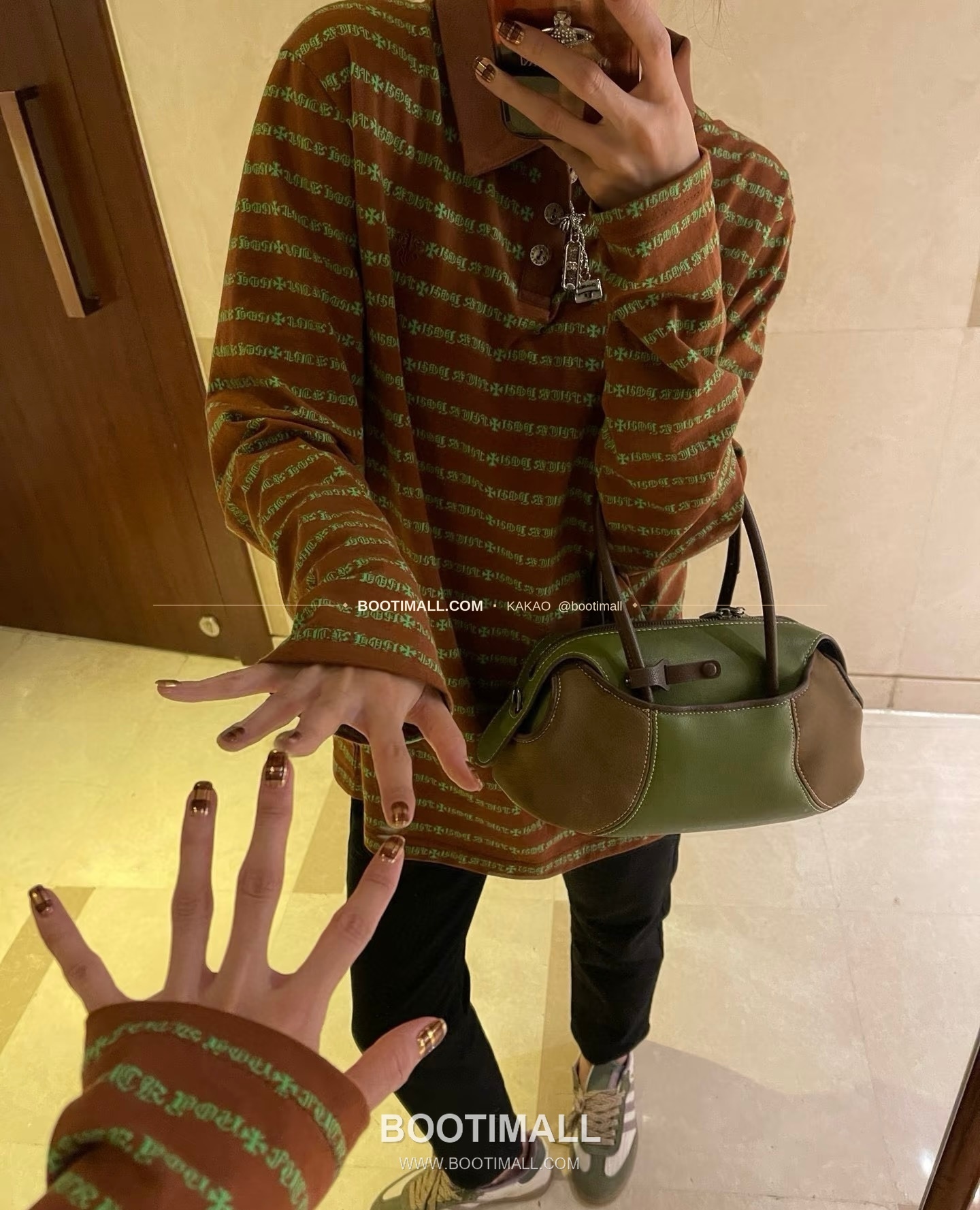 크롬하츠 코튼 립 자수 로고 레귤러핏 롱슬리브 폴로 셔츠 Chrome Hearts Cotton Lip Embroidery Logo Regular Fit Long Sleeve Polo Shirt 7