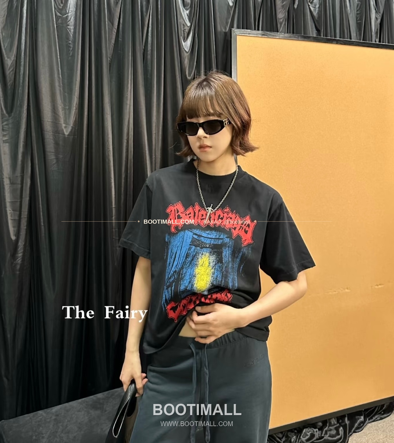 발렌시아가 그래피티 로고 프린트 루즈핏 반팔 티셔츠 Balenciaga Graffiti Logo Print Loose Fit T-Shirt 2