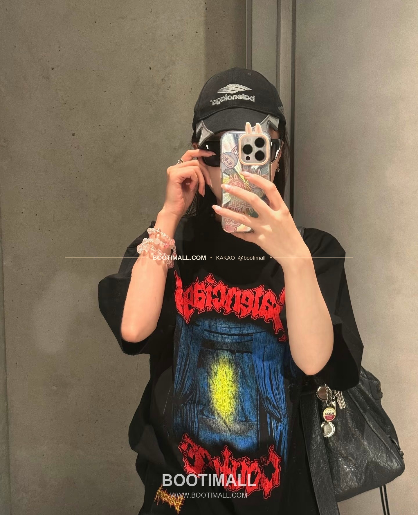 발렌시아가 그래피티 로고 프린트 루즈핏 반팔 티셔츠 Balenciaga Graffiti Logo Print Loose Fit T-Shirt 10