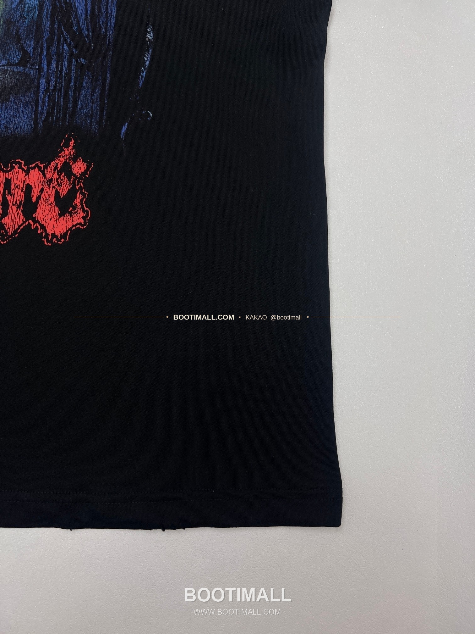 발렌시아가 그래피티 로고 프린트 루즈핏 반팔 티셔츠 Balenciaga Graffiti Logo Print Loose Fit T-Shirt 16