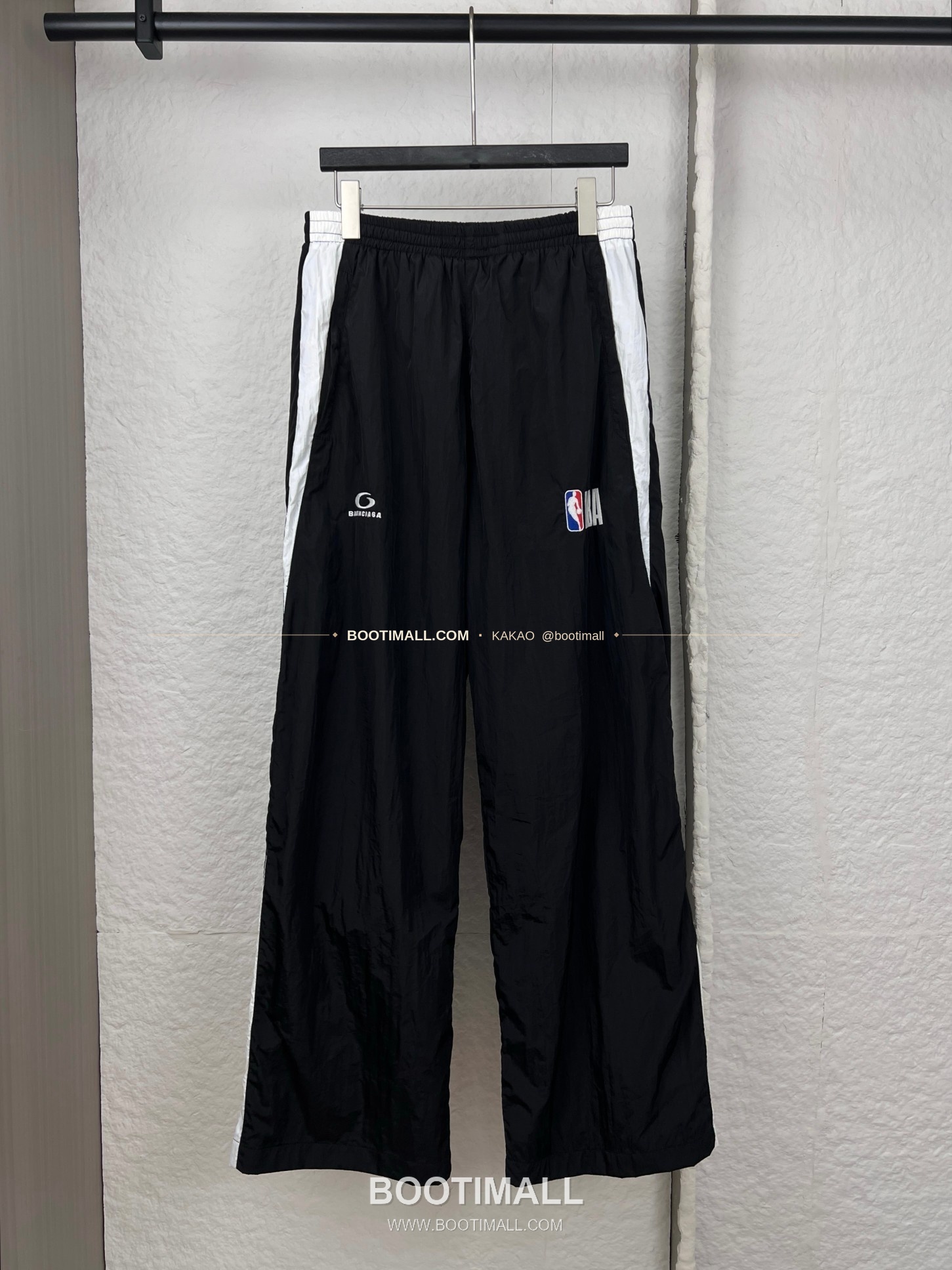 발렌시아가 NBA 발렌타인 로고 루즈핏 코튼 드로스트링 팬츠 Balenciaga NBA Valentine Logo Loose Fit Cotton Drawstring Pants 1