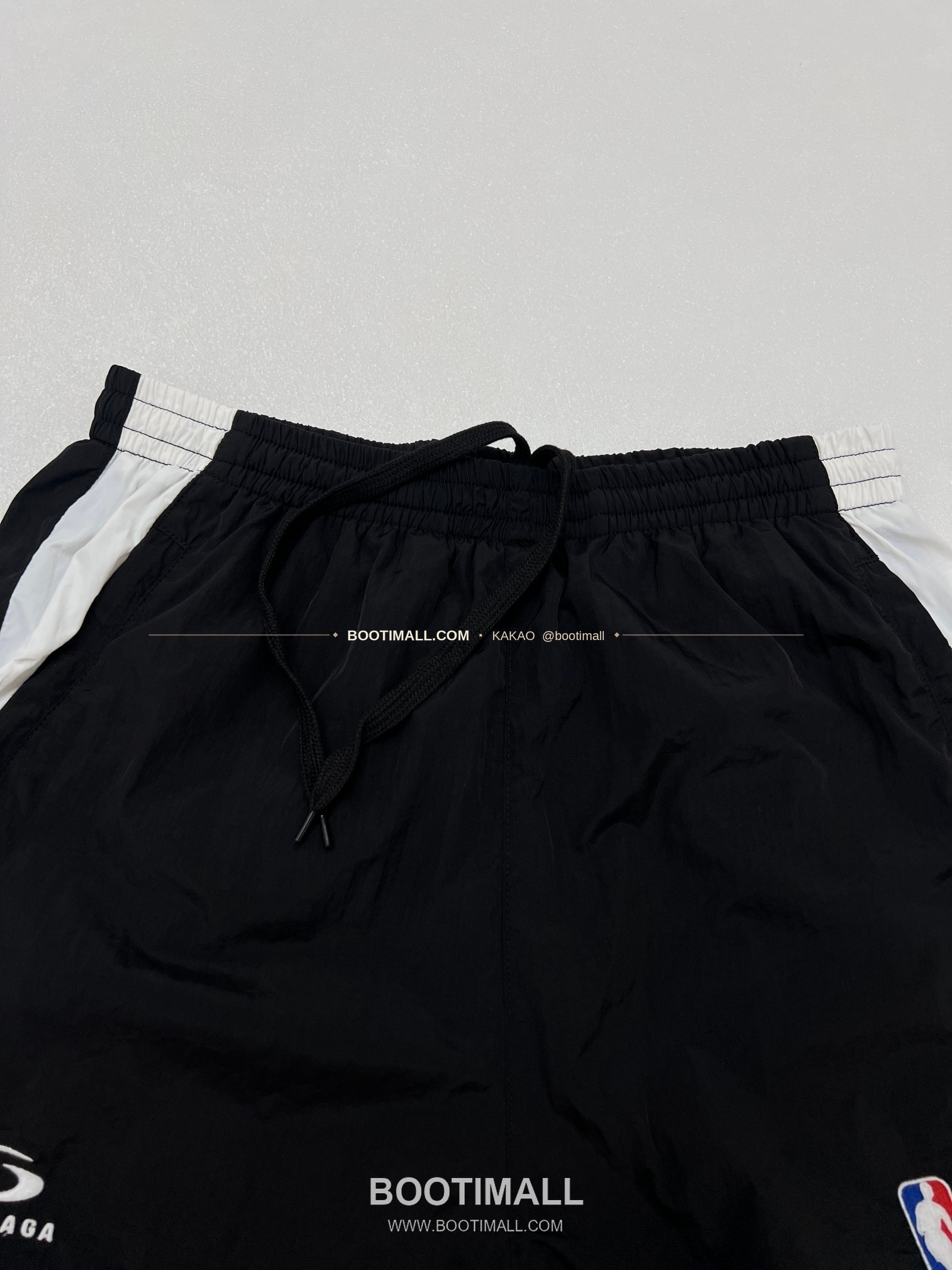 발렌시아가 NBA 발렌타인 로고 루즈핏 코튼 드로스트링 팬츠 Balenciaga NBA Valentine Logo Loose Fit Cotton Drawstring Pants 3