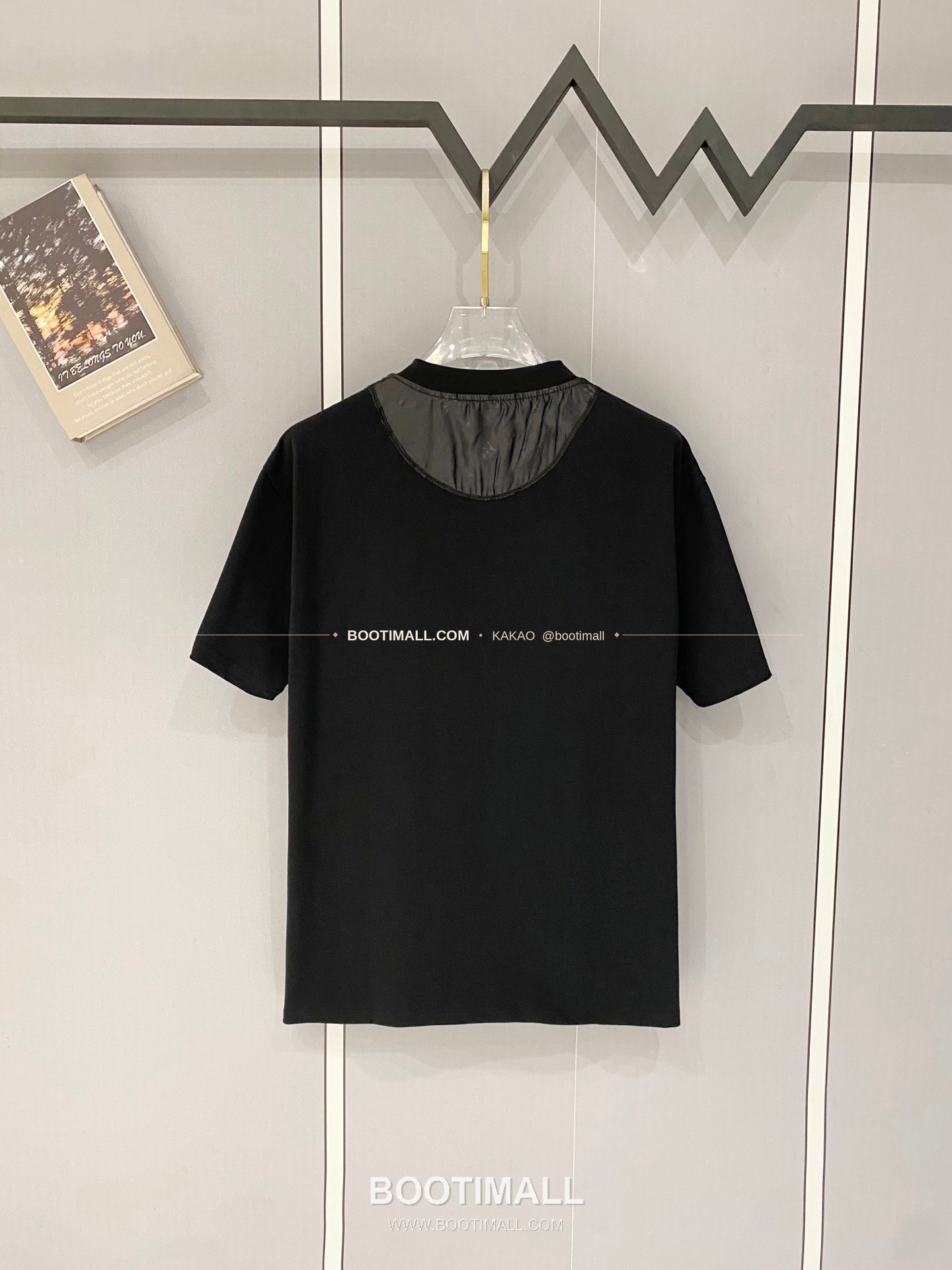 루이비통 2025SS 헤비코튼 포켓로고 루즈핏 반팔 티셔츠 Louis Vuitton 2025 SS Heavy Cotton Pocket Logo Loose Fit Short Sleeve T-Shirt 2