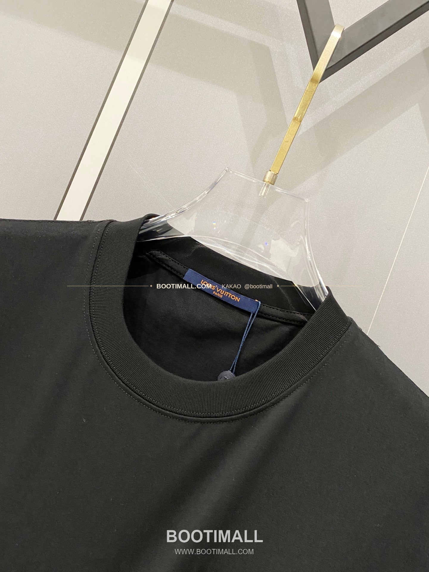 루이비통 2025SS 헤비코튼 포켓로고 루즈핏 반팔 티셔츠 Louis Vuitton 2025 SS Heavy Cotton Pocket Logo Loose Fit Short Sleeve T-Shirt 5