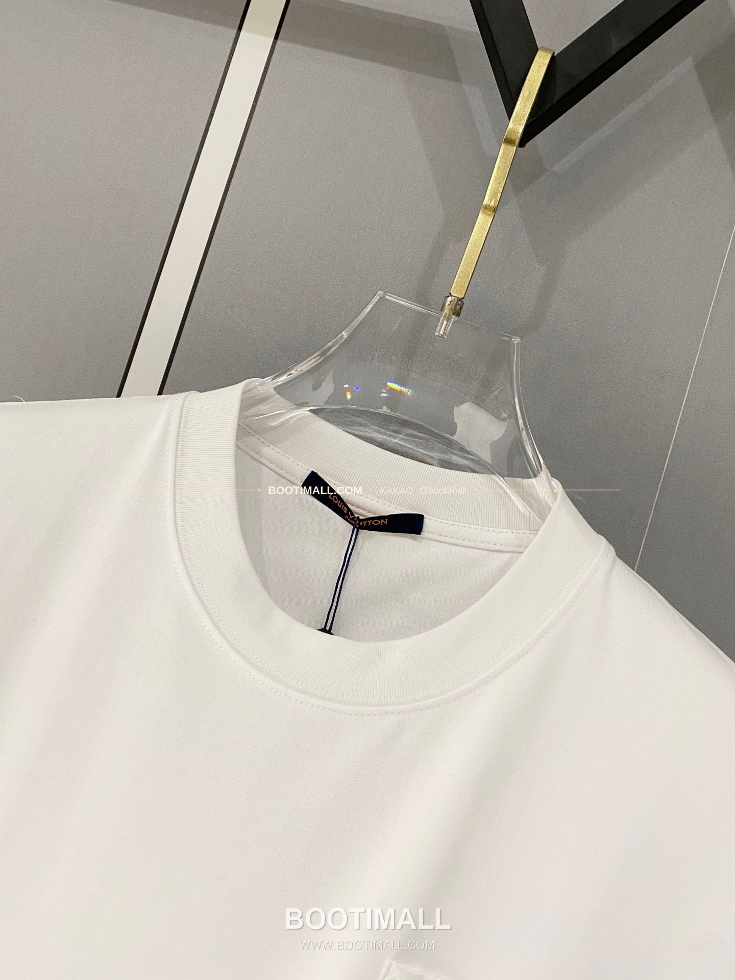 루이비통 2025SS 헤비코튼 포켓로고 루즈핏 반팔 티셔츠 Louis Vuitton 2025 SS Heavy Cotton Pocket Logo Loose Fit Short Sleeve T-Shirt 5