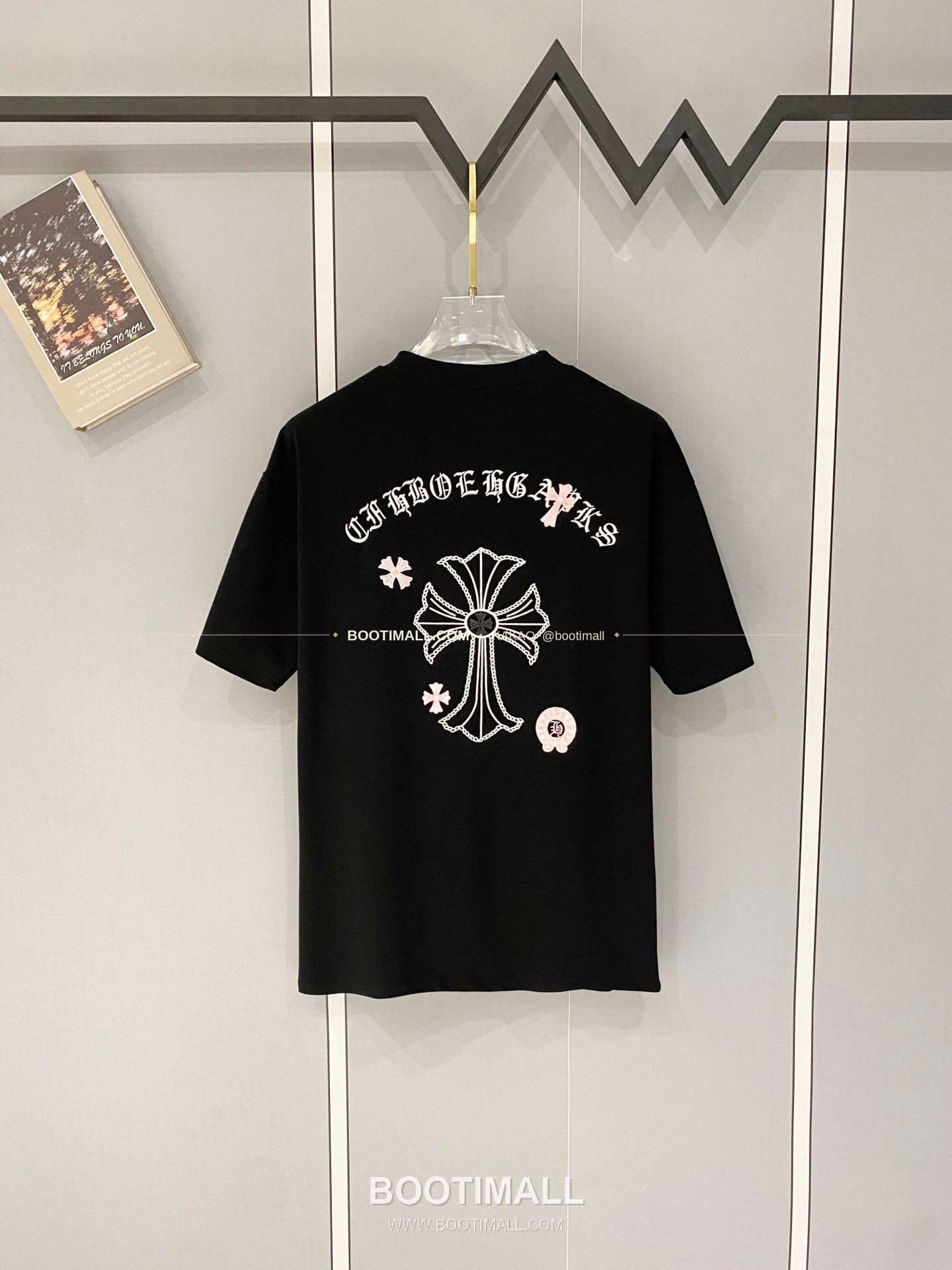 크롬하츠 2026SS 헤비코튼 크로스로고자수 루즈핏 반팔 티셔츠 Chrome Hearts 2026 SS Heavy Cotton Cross Logo Embroidery Loose Fit Short Sleeve T-Shirt 2