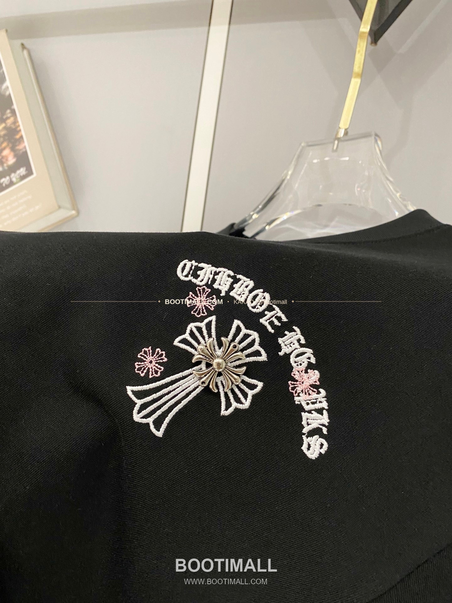 크롬하츠 2026SS 헤비코튼 크로스로고자수 루즈핏 반팔 티셔츠 Chrome Hearts 2026 SS Heavy Cotton Cross Logo Embroidery Loose Fit Short Sleeve T-Shirt 5