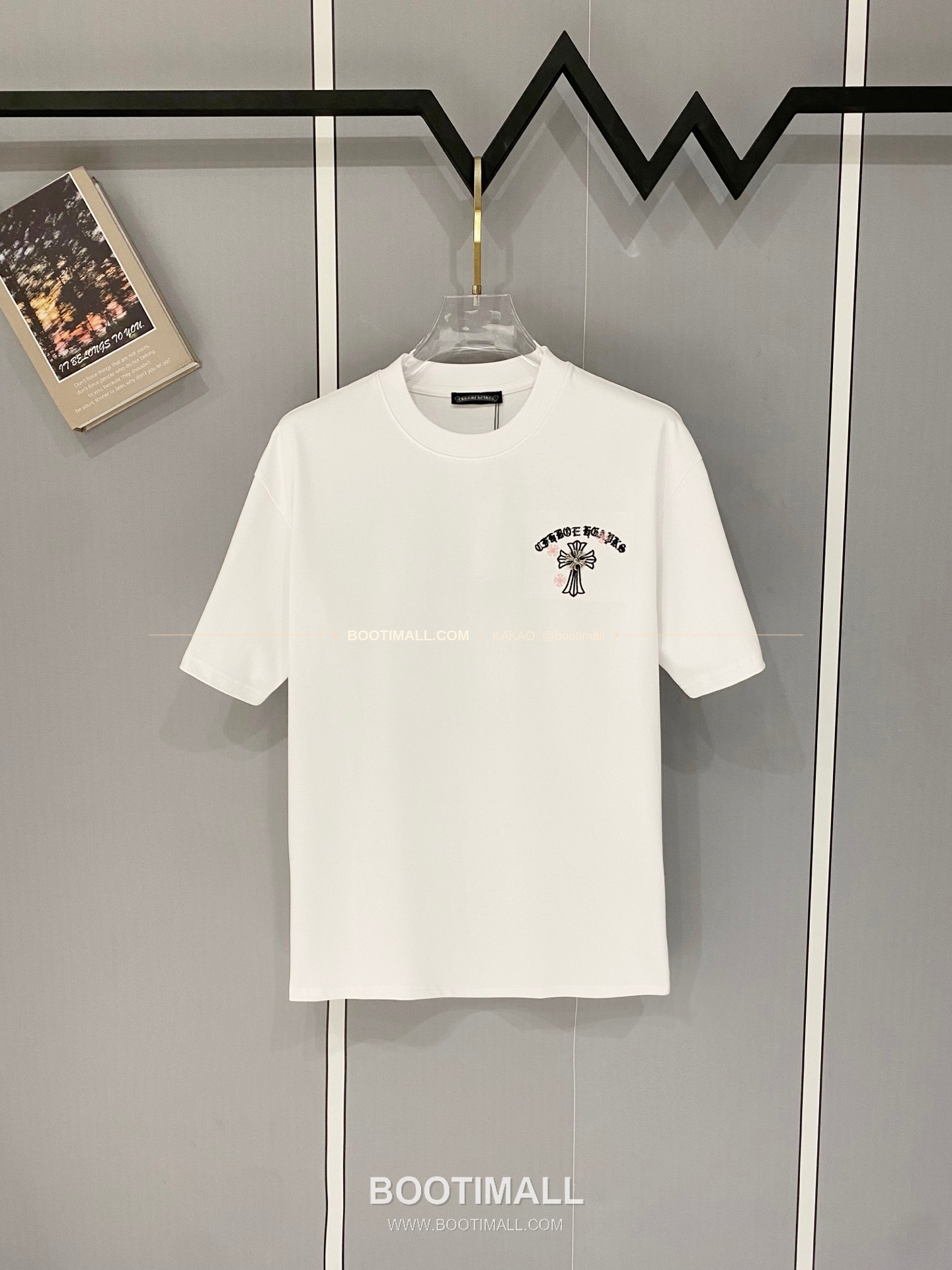 크롬하츠 2026SS 헤비코튼 크로스로고자수 루즈핏 반팔 티셔츠 Chrome Hearts 2026 SS Heavy Cotton Cross Logo Embroidery Loose Fit Short Sleeve T-Shirt 1