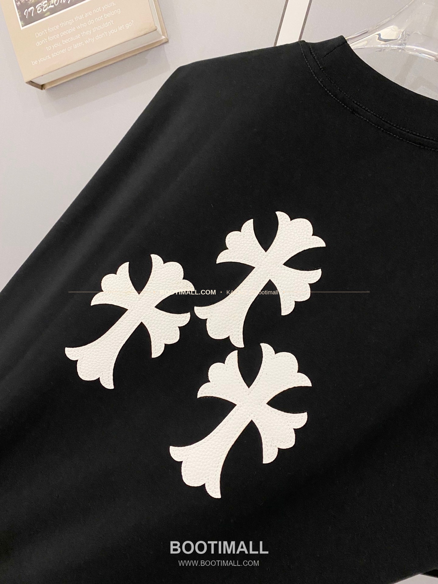 크롬하츠 2026SS 헤비코튼 크로스패치자수 루즈핏 반팔 티셔츠 Chrome Hearts 2026 SS Heavy Cotton Cross Patch Embroidery Loose Fit Short Sleeve T-Shirt 3