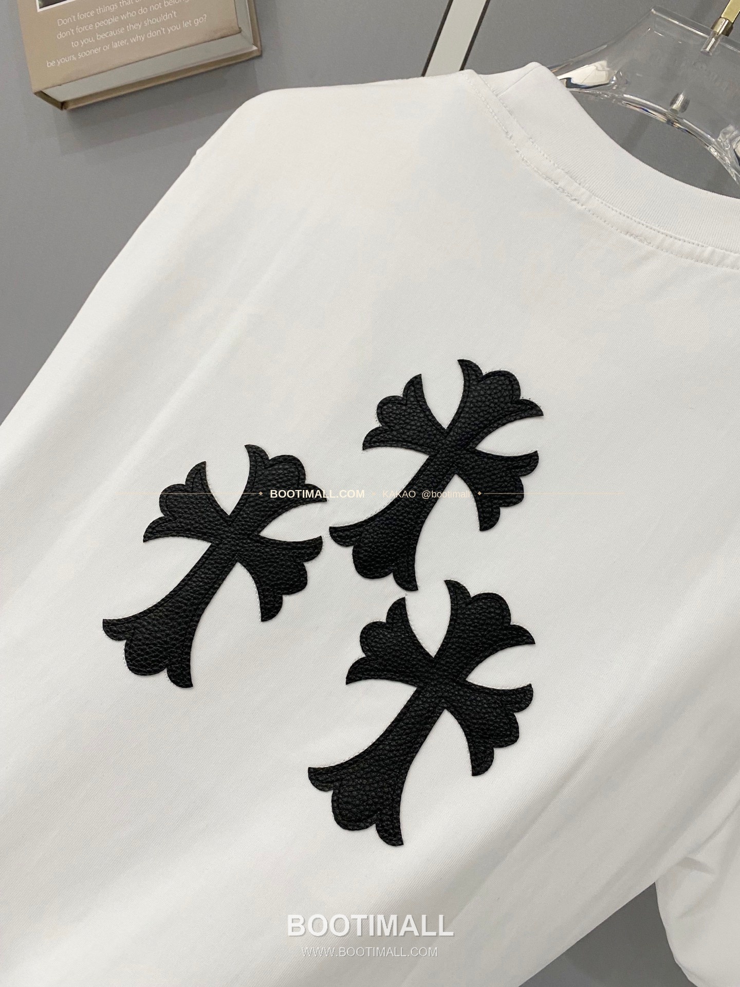 크롬하츠 2026SS 헤비코튼 크로스패치자수 루즈핏 반팔 티셔츠 Chrome Hearts 2026 SS Heavy Cotton Cross Patch Embroidery Loose Fit Short Sleeve T-Shirt 3