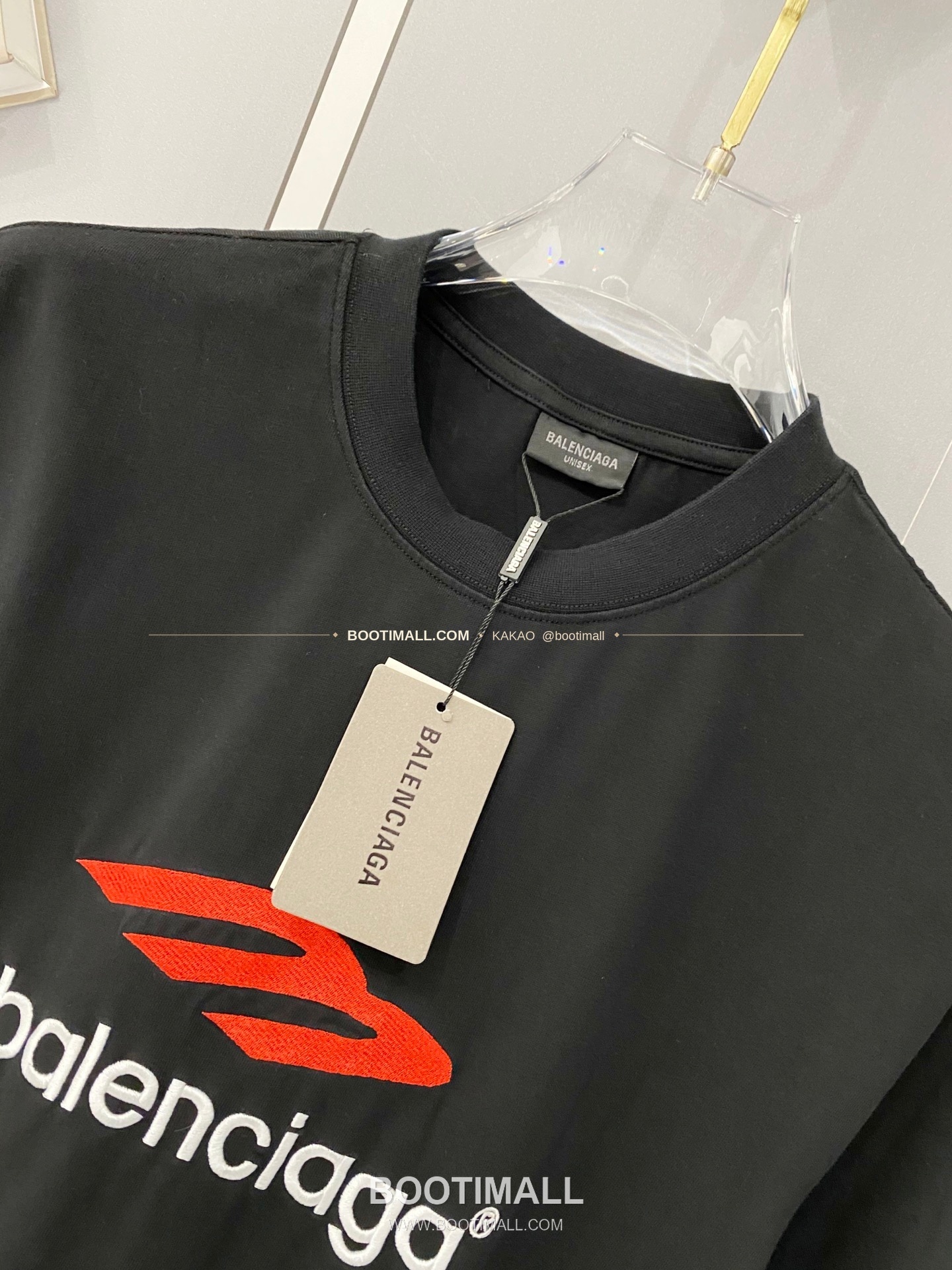 발렌시아가 2026SS 헤비코튼 자수로고 디스트레스 루즈핏 반팔 티셔츠 Balenciaga 2026 SS Heavy Cotton Embroidery Logo Distressed Loose Fit Short Sleeve T-Shirt 5