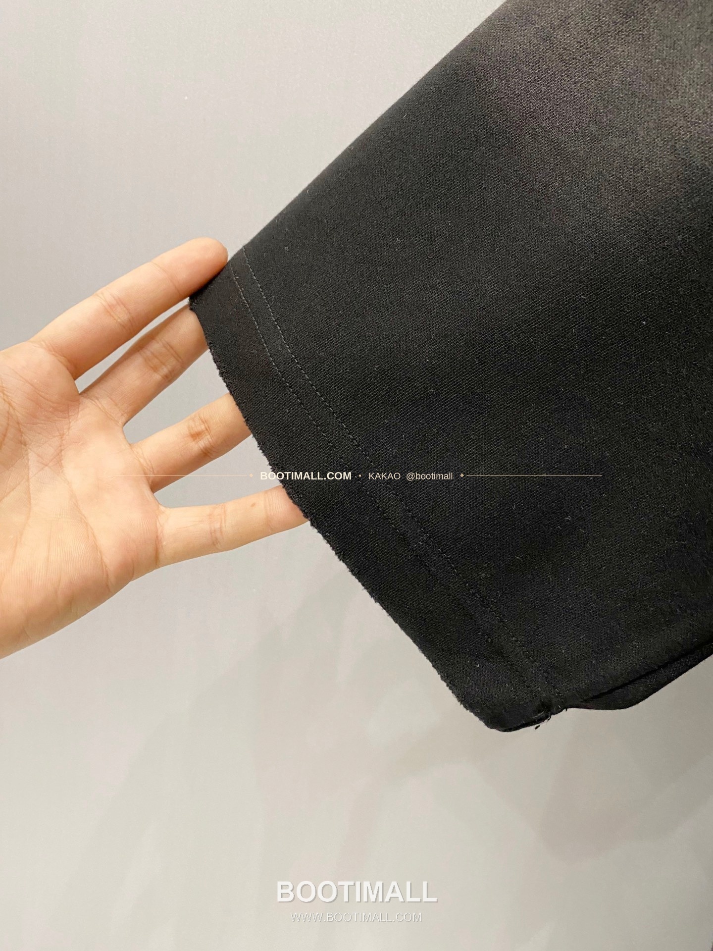 발렌시아가 2026SS 헤비코튼 자수로고 디스트레스 루즈핏 반팔 티셔츠 Balenciaga 2026 SS Heavy Cotton Embroidery Logo Distressed Loose Fit Short Sleeve T-Shirt 9