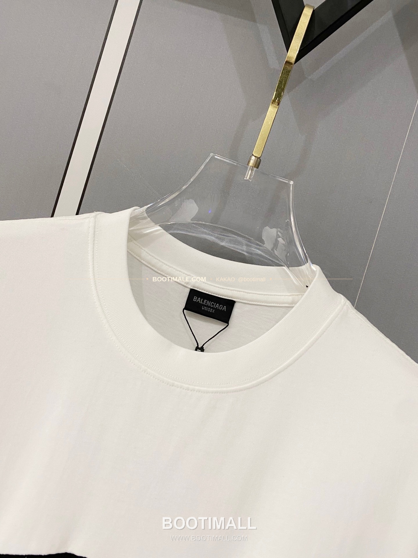 발렌시아가 2026SS 헤비코튼 자수로고 디스트레스 루즈핏 반팔 티셔츠 Balenciaga 2026 SS Heavy Cotton Embroidery Logo Distressed Loose Fit Short Sleeve T-Shirt 4