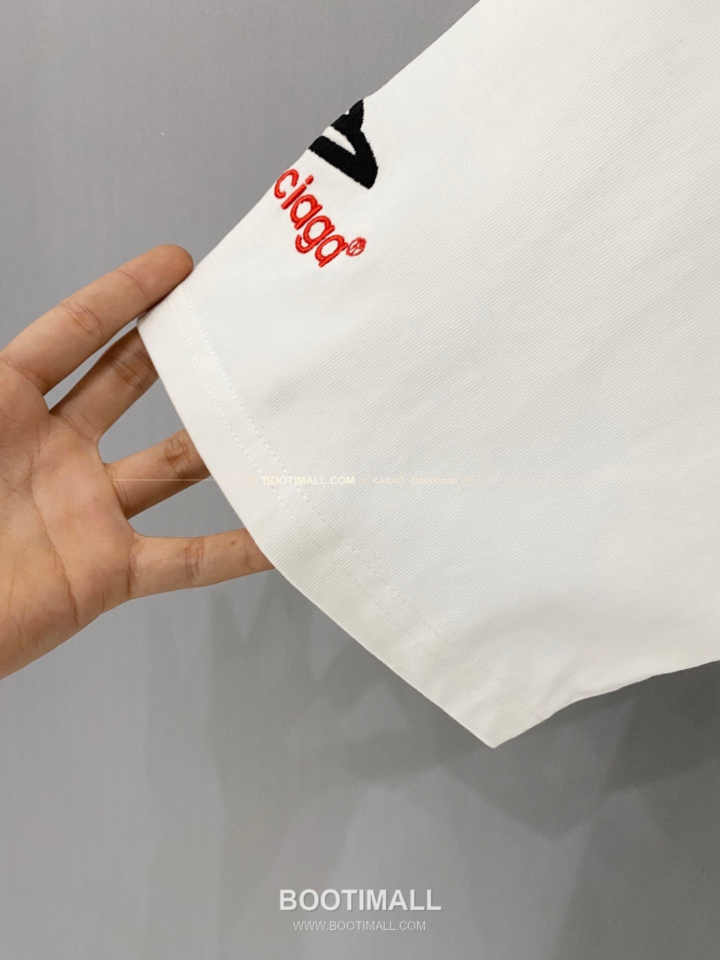 발렌시아가 2026SS 헤비코튼 자수로고 디스트레스 루즈핏 반팔 티셔츠 Balenciaga 2026 SS Heavy Cotton Embroidery Logo Distressed Loose Fit Short Sleeve T-Shirt 7