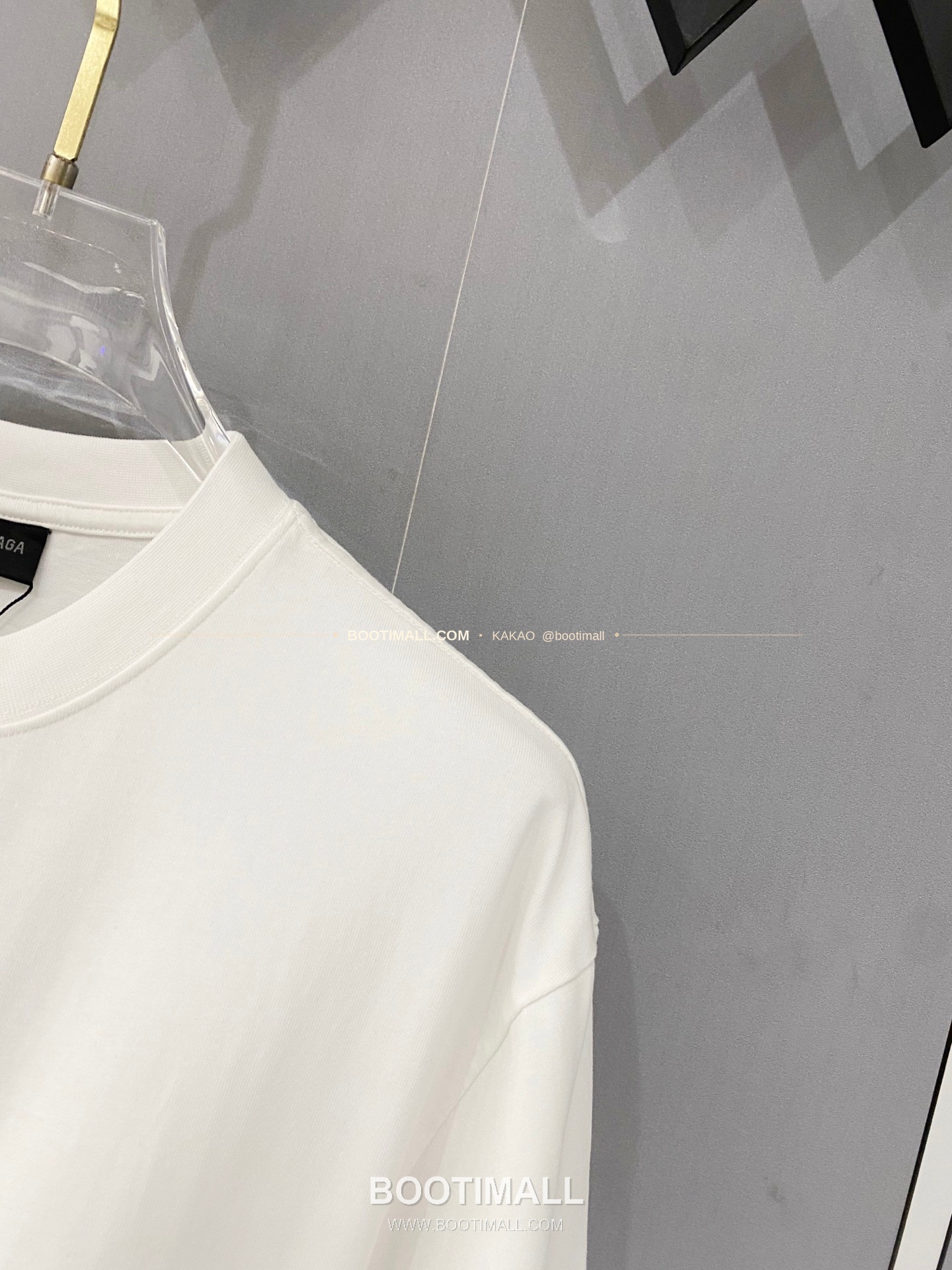 발렌시아가 2026SS 헤비코튼 자수로고 디스트레스 루즈핏 반팔 티셔츠 Balenciaga 2026 SS Heavy Cotton Embroidery Logo Distressed Loose Fit Short Sleeve T-Shirt 9