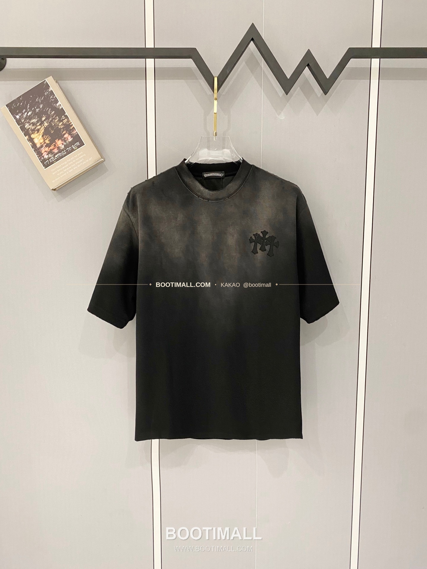 크롬하츠 2026SS 헤비코튼 크로스패치자수 루즈핏 반팔 티셔츠 Chrome Hearts 2026 SS Heavy Cotton Cross Patch Embroidery Loose Fit Short Sleeve T-Shirt 1