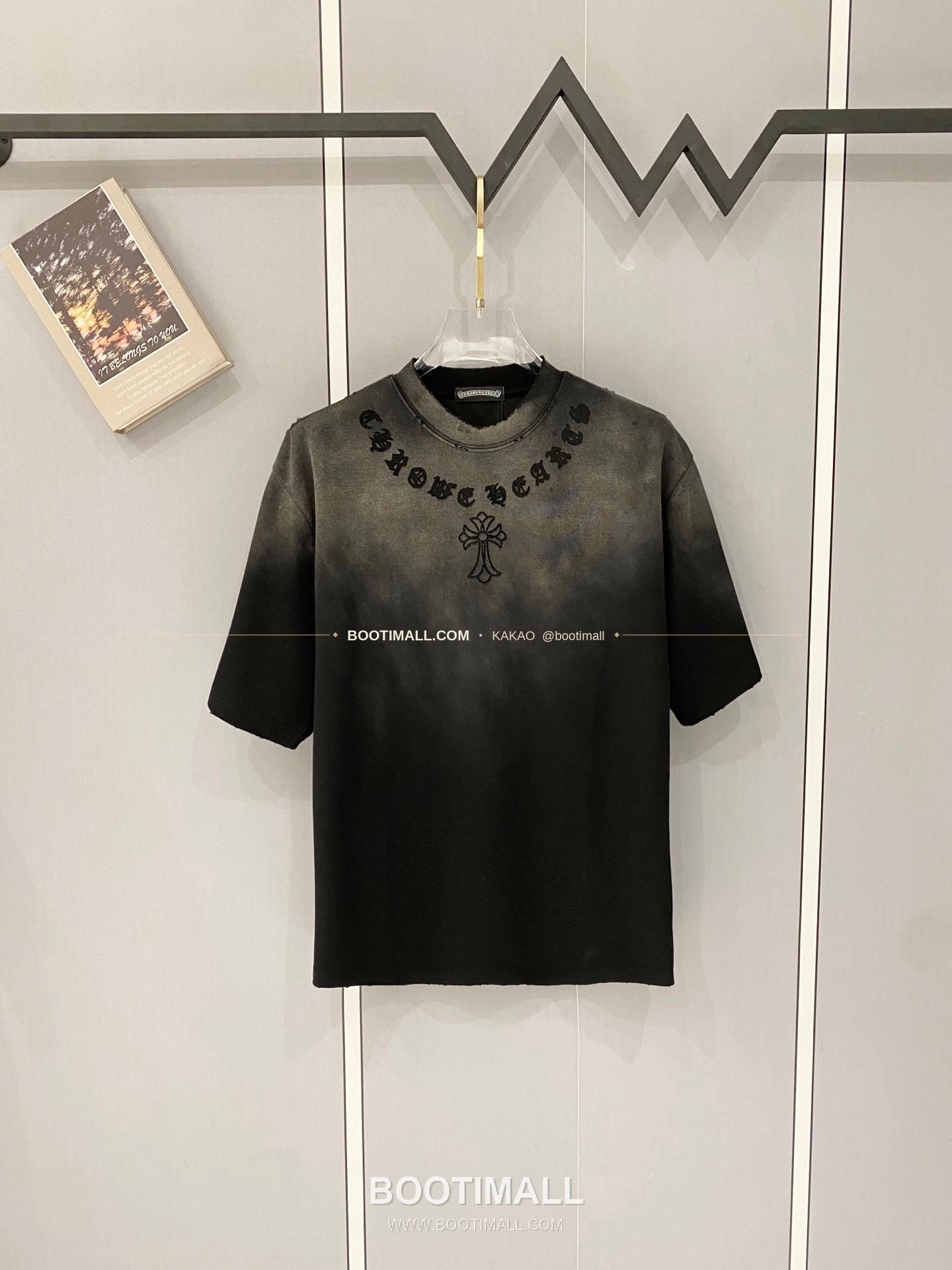 크롬하츠 2026SS 헤비코튼 크로스패치자수 디스트레스 루즈핏 반팔 티셔츠 Chrome Hearts 2026 SS Heavy Cotton Cross Patch Embroidery Distressed Loose Fit Short Sleeve T-Shirt 1