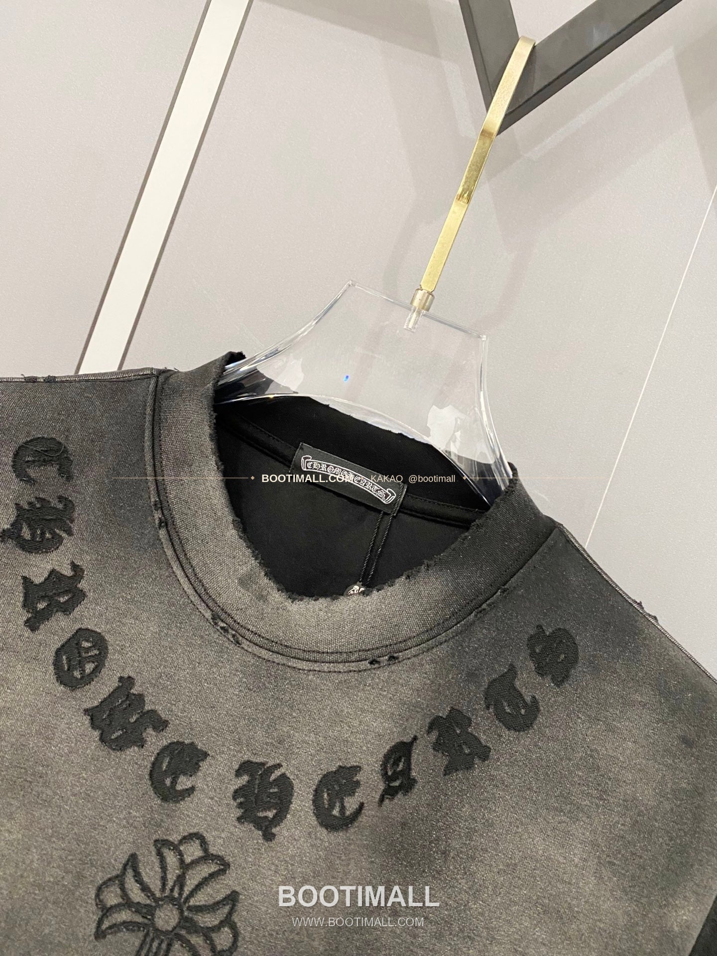 크롬하츠 2026SS 헤비코튼 크로스패치자수 디스트레스 루즈핏 반팔 티셔츠 Chrome Hearts 2026 SS Heavy Cotton Cross Patch Embroidery Distressed Loose Fit Short Sleeve T-Shirt 4