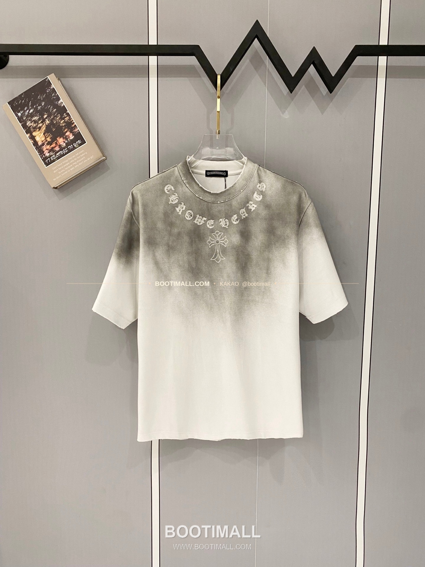 크롬하츠 2026SS 헤비코튼 크로스패치자수 디스트레스 루즈핏 반팔 티셔츠 Chrome Hearts 2026 SS Heavy Cotton Cross Patch Embroidery Distressed Loose Fit Short Sleeve T-Shirt 1