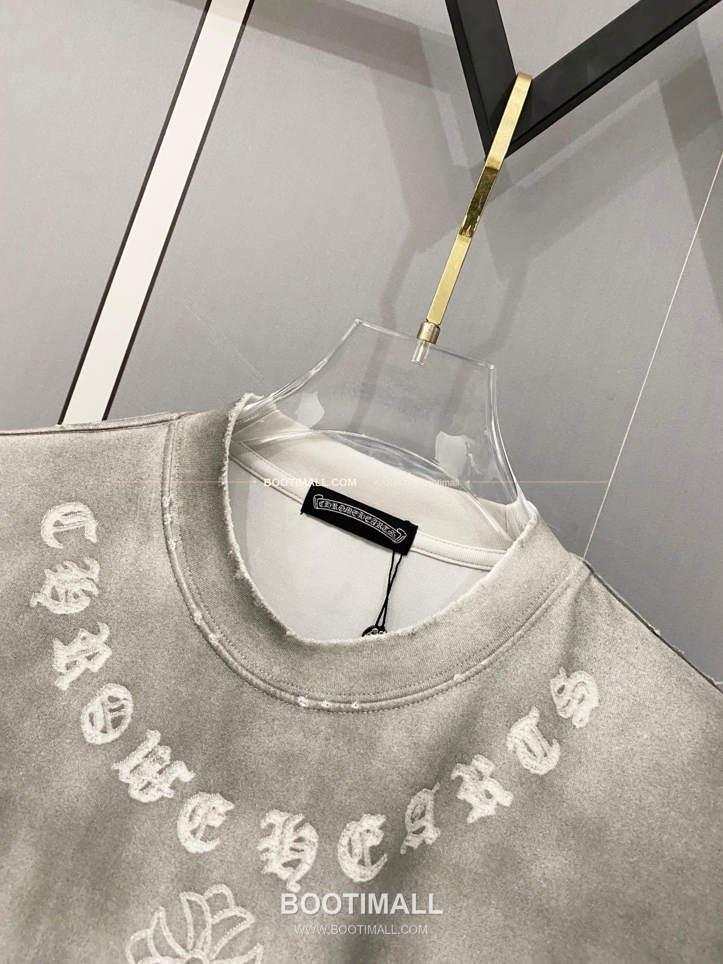 크롬하츠 2026SS 헤비코튼 크로스패치자수 디스트레스 루즈핏 반팔 티셔츠 Chrome Hearts 2026 SS Heavy Cotton Cross Patch Embroidery Distressed Loose Fit Short Sleeve T-Shirt 3