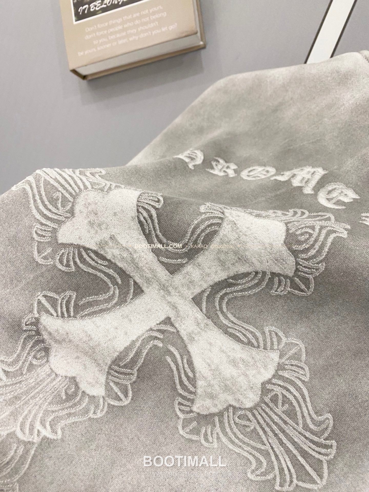 크롬하츠 2026SS 헤비코튼 크로스패치자수 워시드 루즈핏 반팔 티셔츠 Chrome Hearts 2026 SS Heavy Cotton Cross Patch Embroidery Washed Loose Fit Short Sleeve T-Shirt 3