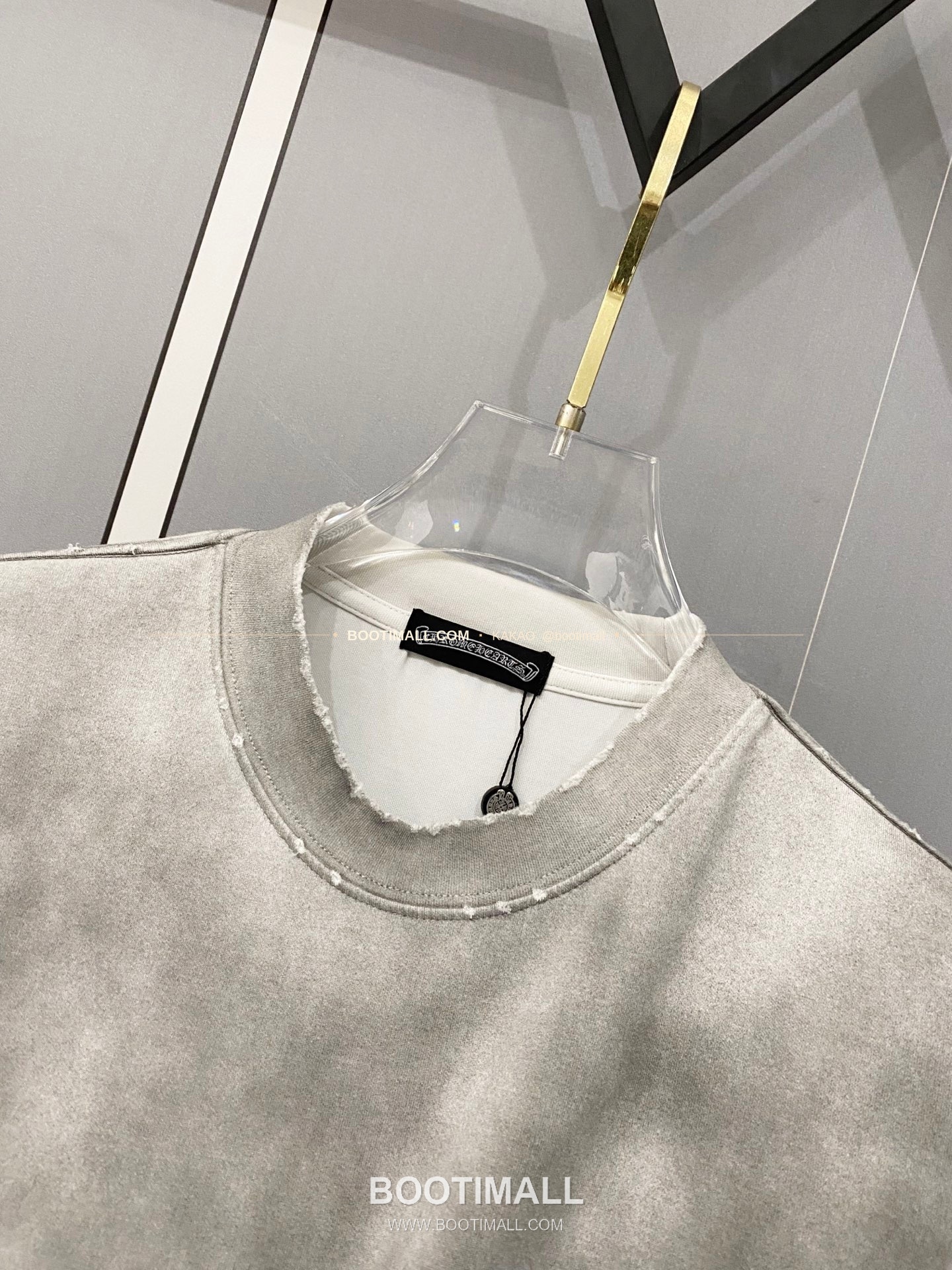 크롬하츠 2026SS 헤비코튼 크로스패치자수 워시드 루즈핏 반팔 티셔츠 Chrome Hearts 2026 SS Heavy Cotton Cross Patch Embroidery Washed Loose Fit Short Sleeve T-Shirt 5