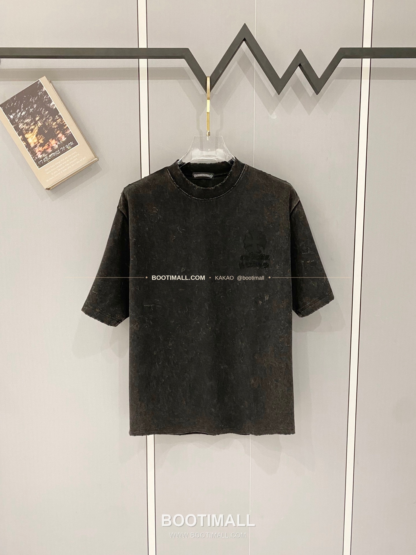 크롬하츠 2026SS 헤비코튼 크로스패치자수 워시드 루즈핏 반팔 티셔츠 Chrome Hearts 2026 SS Heavy Cotton Cross Patch Embroidery Washed Loose Fit Short Sleeve T-Shirt 1