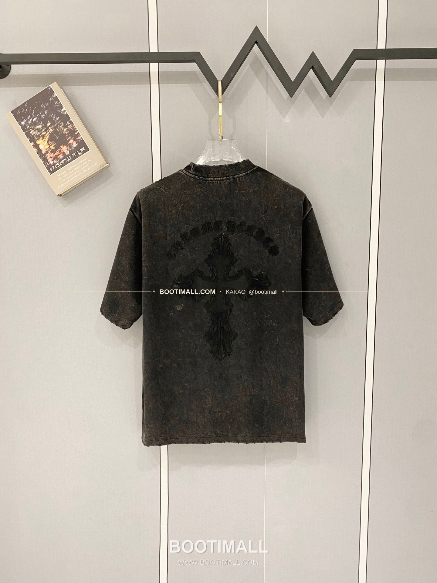 크롬하츠 2026SS 헤비코튼 크로스패치자수 워시드 루즈핏 반팔 티셔츠 Chrome Hearts 2026 SS Heavy Cotton Cross Patch Embroidery Washed Loose Fit Short Sleeve T-Shirt 2
