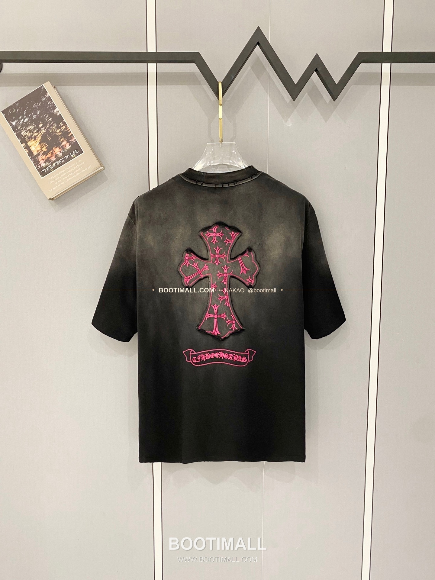 크롬하츠 2026SS 헤비코튼 크로스패치자수 디스트레스 루즈핏 반팔 티셔츠 Chrome Hearts 2026 SS Heavy Cotton Cross Patch Embroidery Distressed Loose Fit Short Sleeve T-Shirt 2
